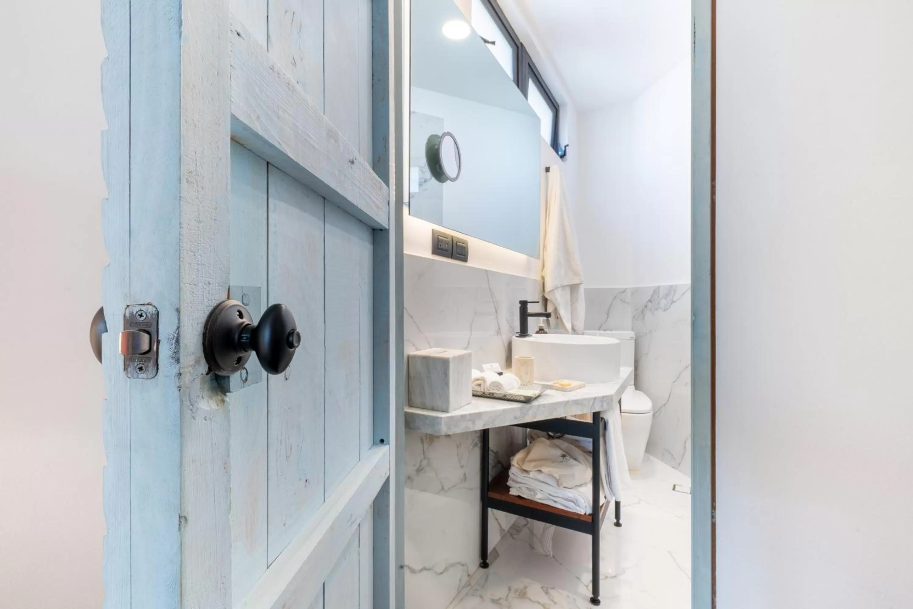 Bathroom in Orchid House Mexico City