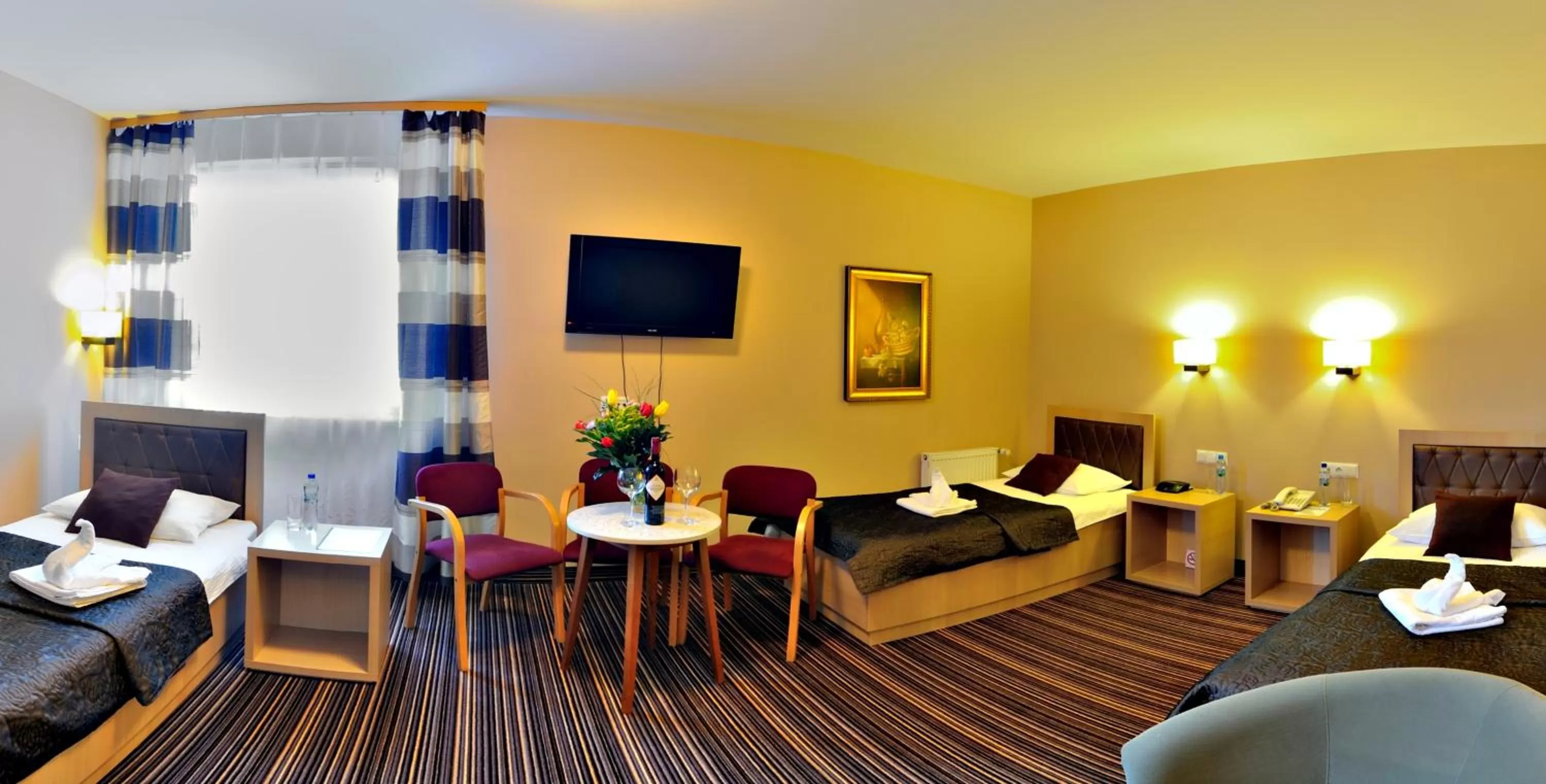 Photo of the whole room, Seating Area in Hotel Partner