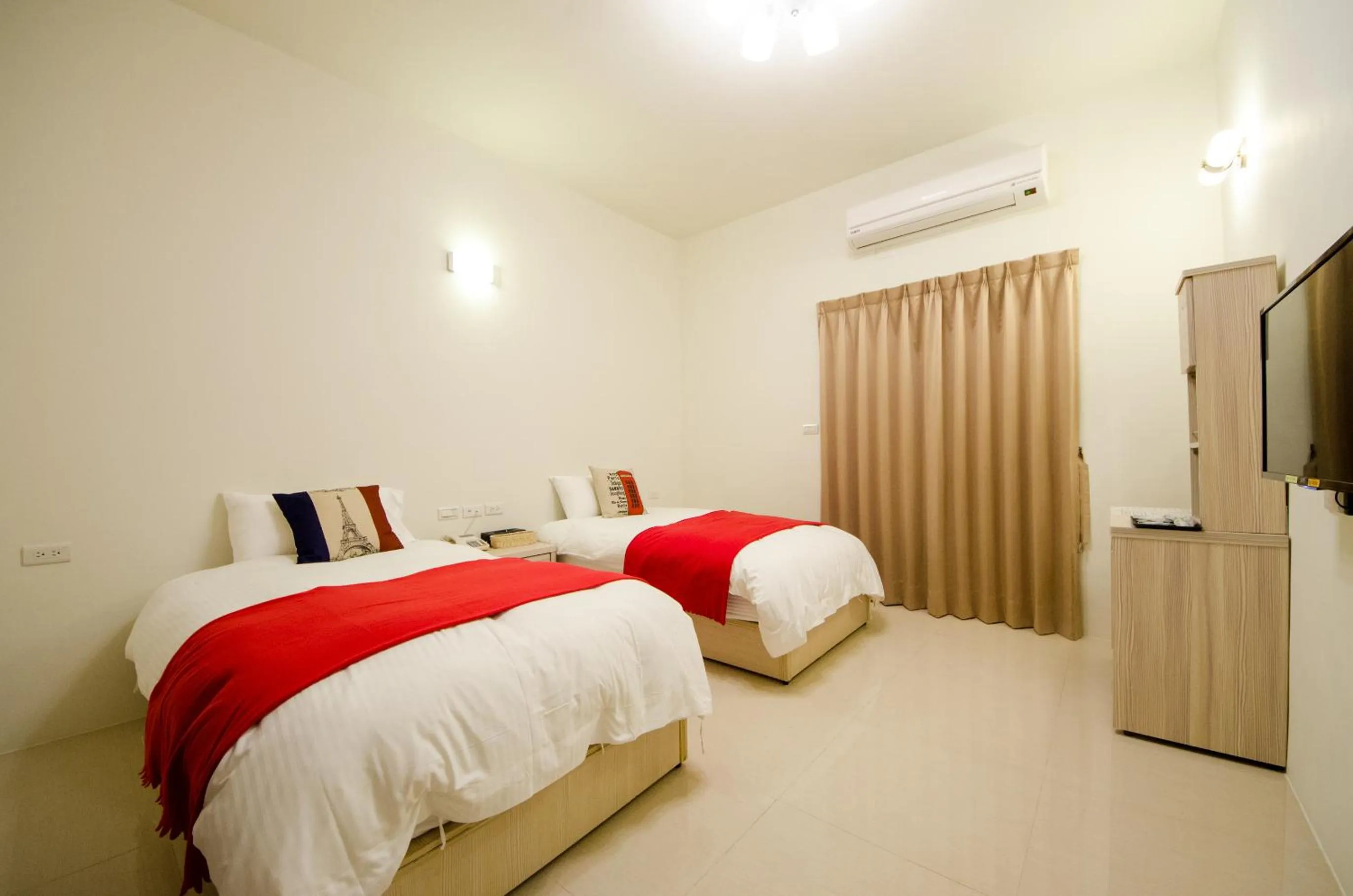 bunk bed, Bed in Successful 168 B&B