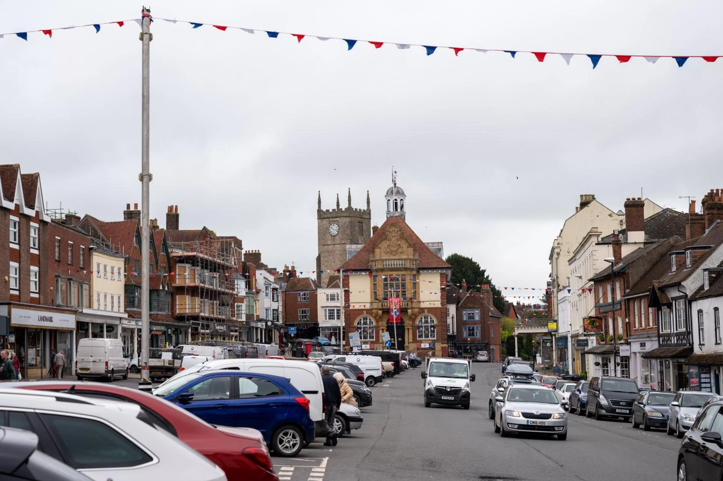 Entertainment in Castle and Ball by Greene King Inns