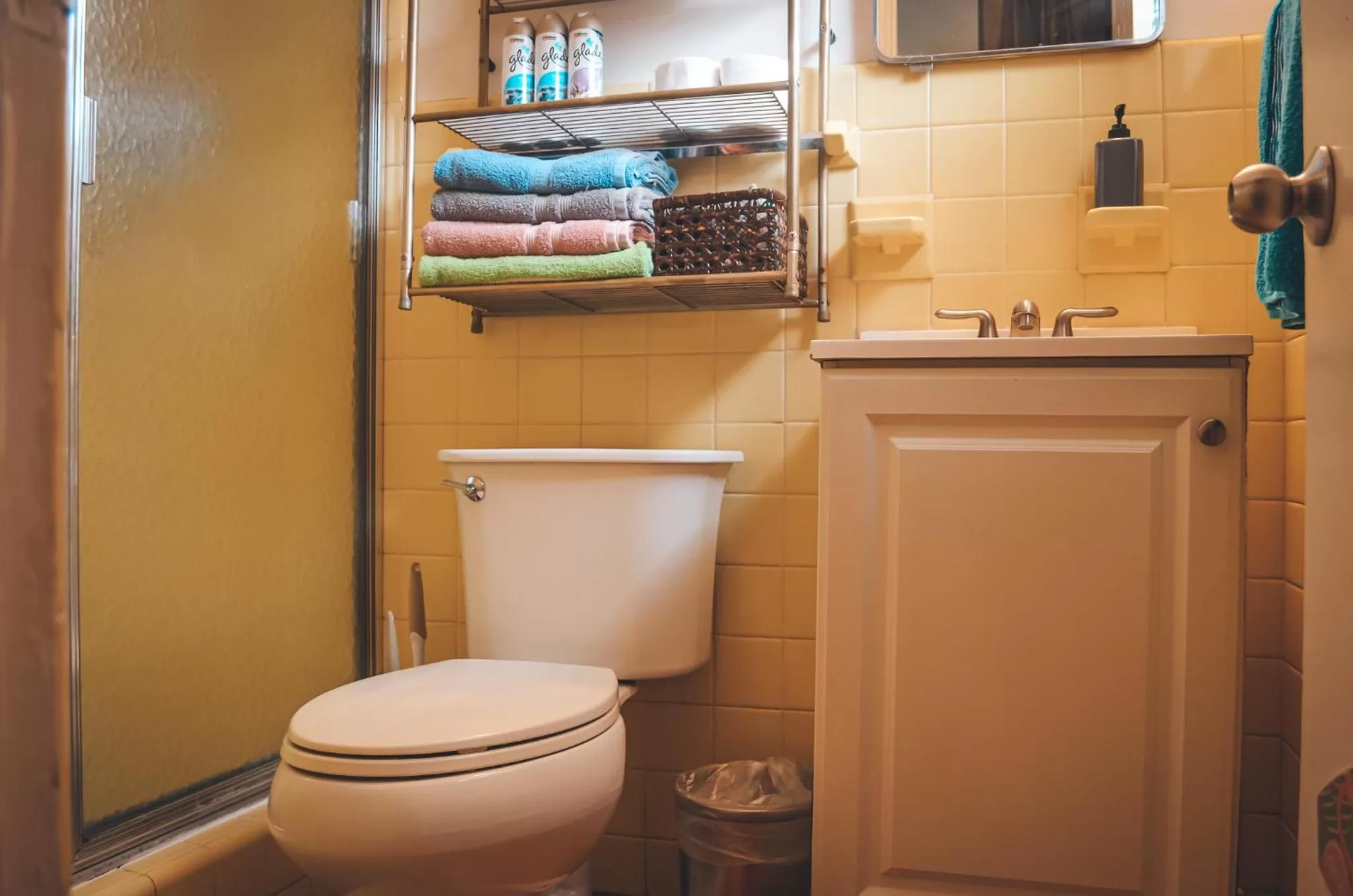 Bathroom in Hollywood Light Haven Lodge