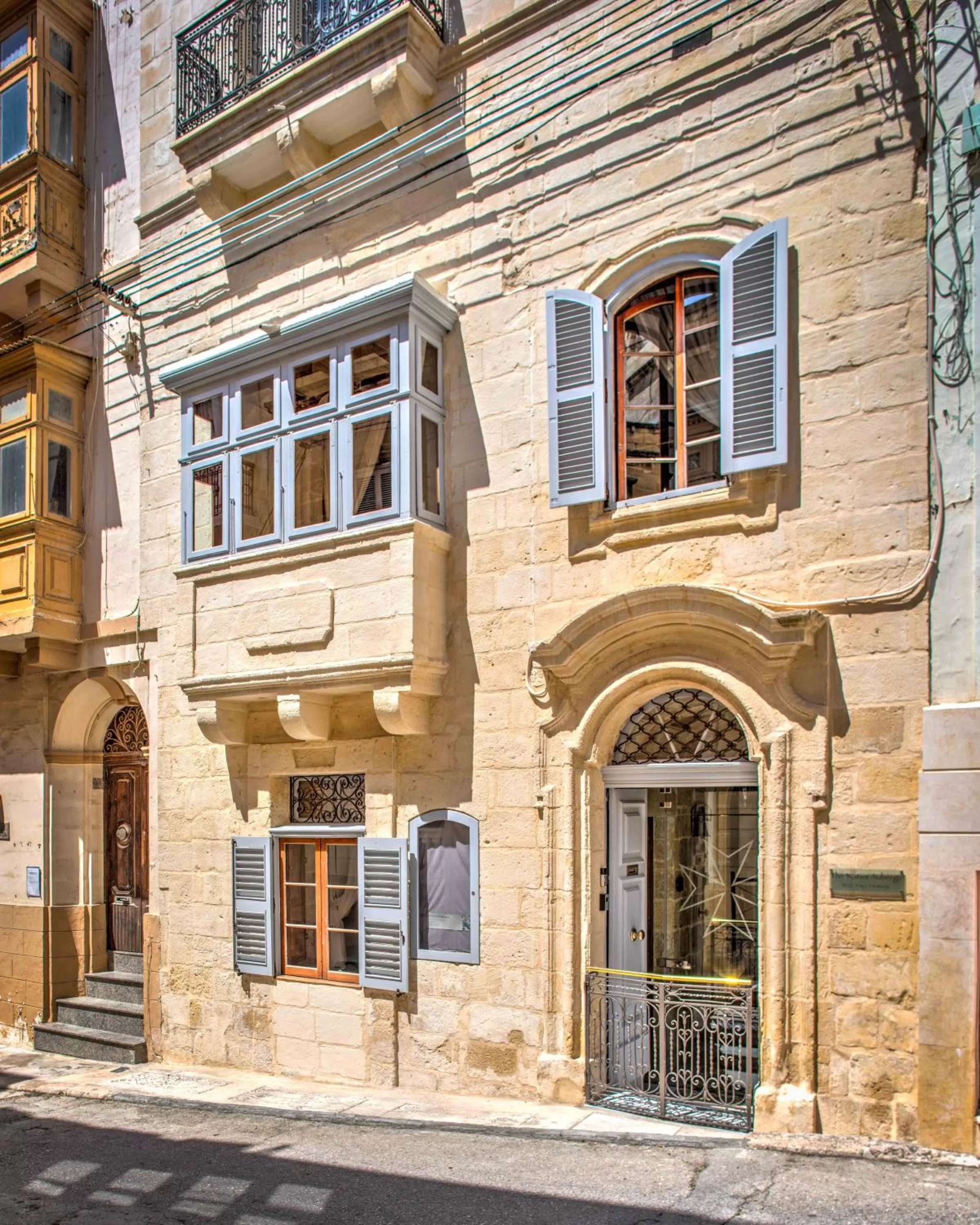 Property building in The 3Cities Auberge