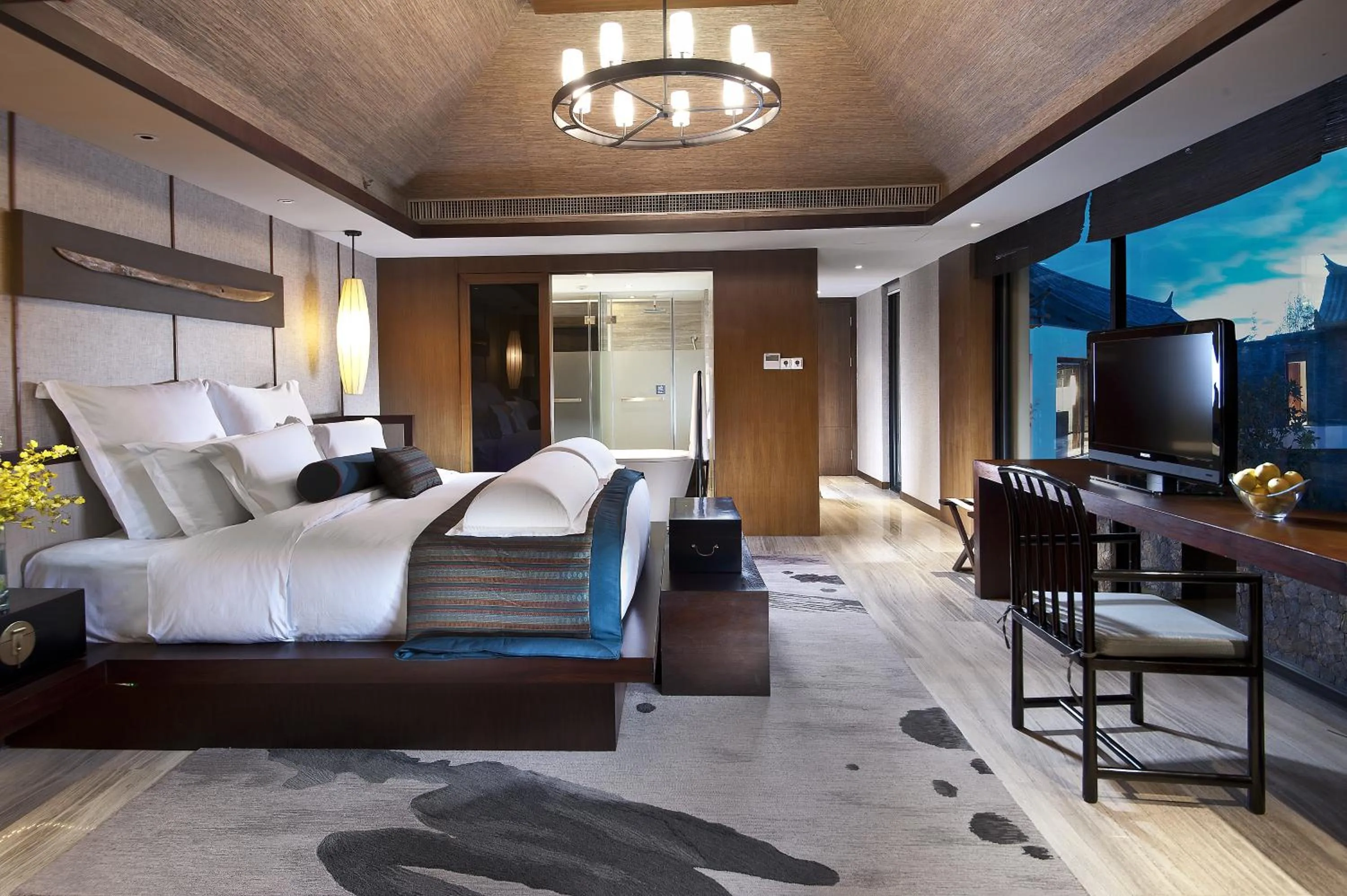 Photo of the whole room, Bed in Pullman Lijiang Resort & Spa