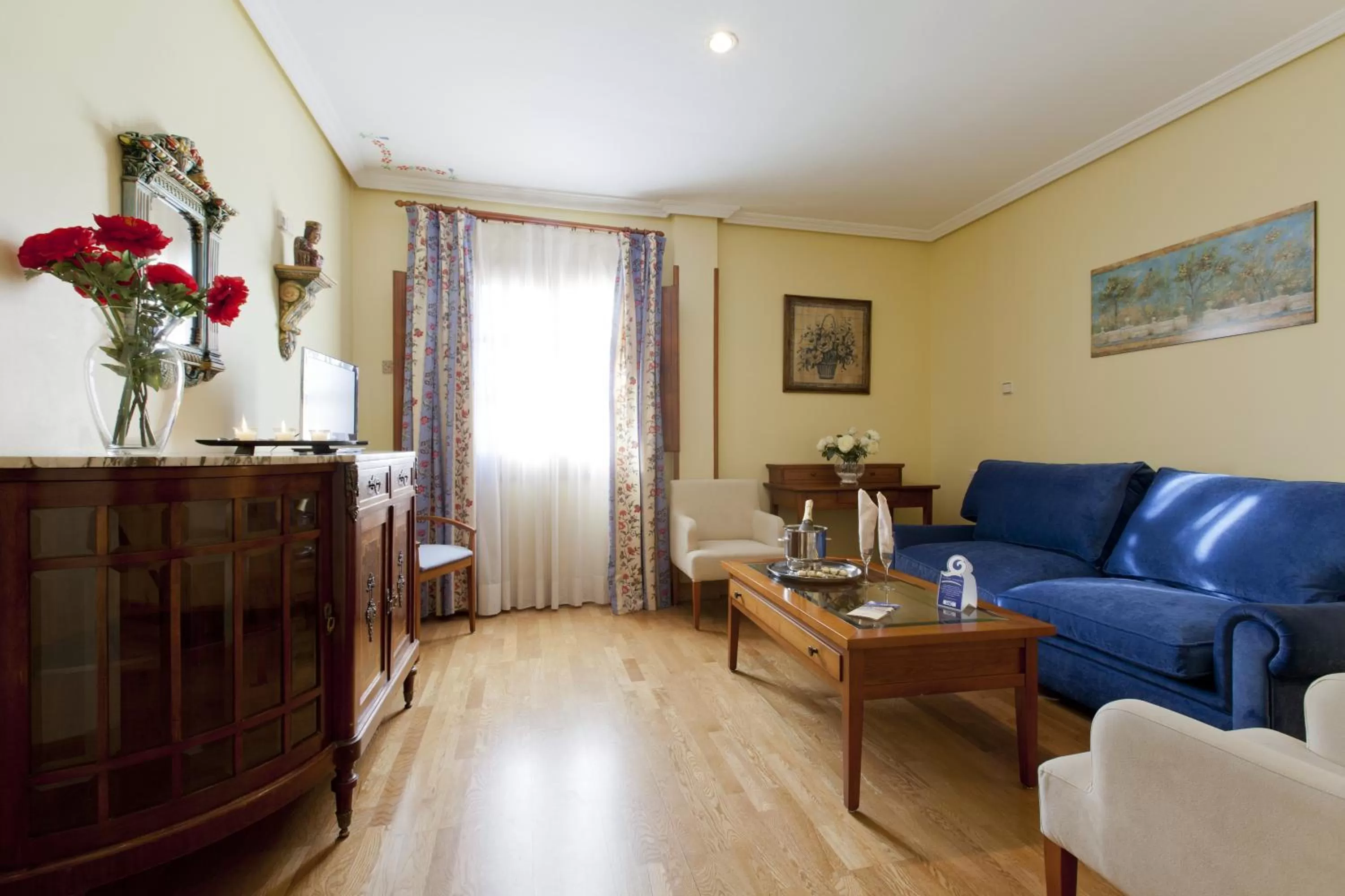 Photo of the whole room in Hotel Casona de la Reyna