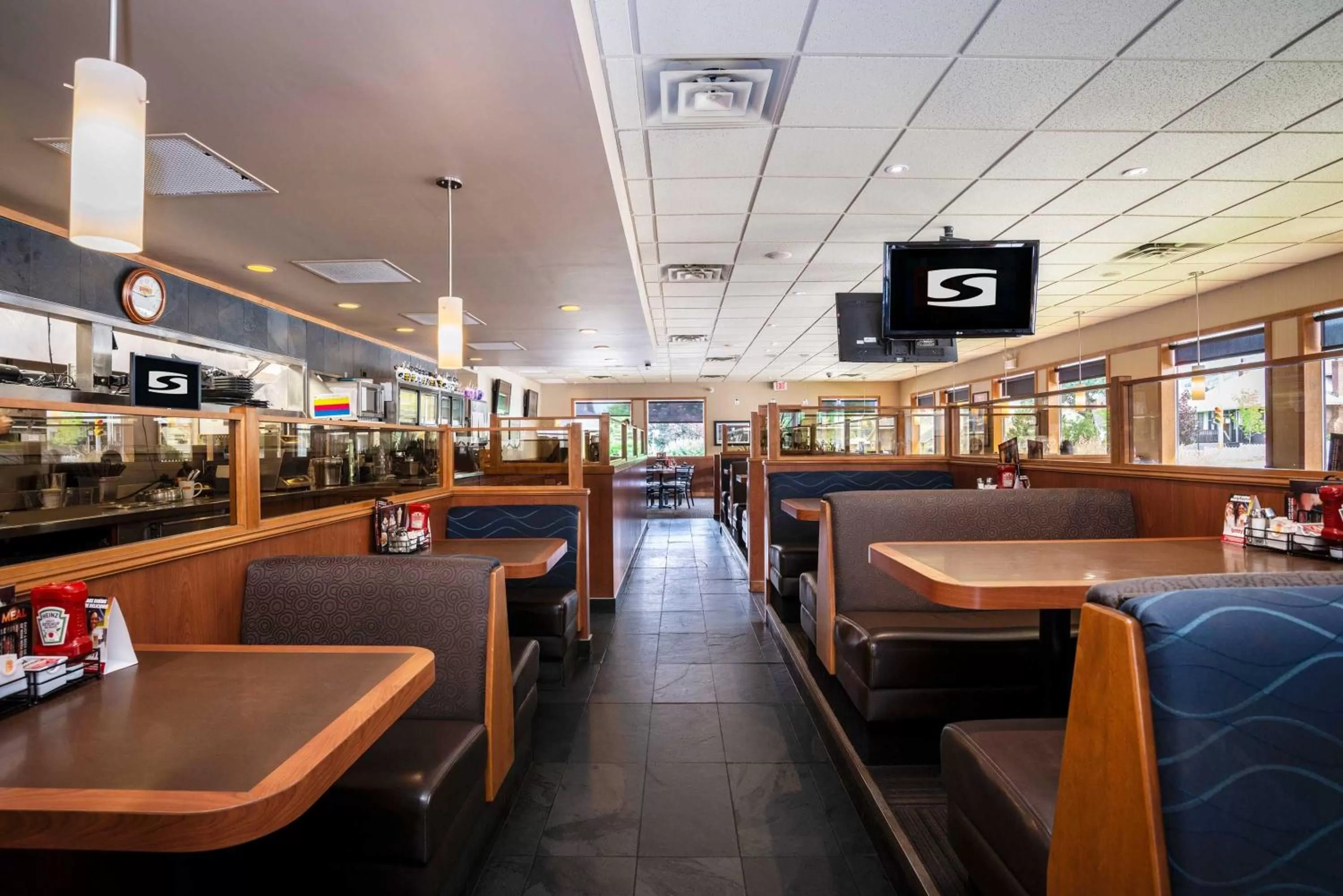 Restaurant/places to eat in Sandman Inn Kamloops