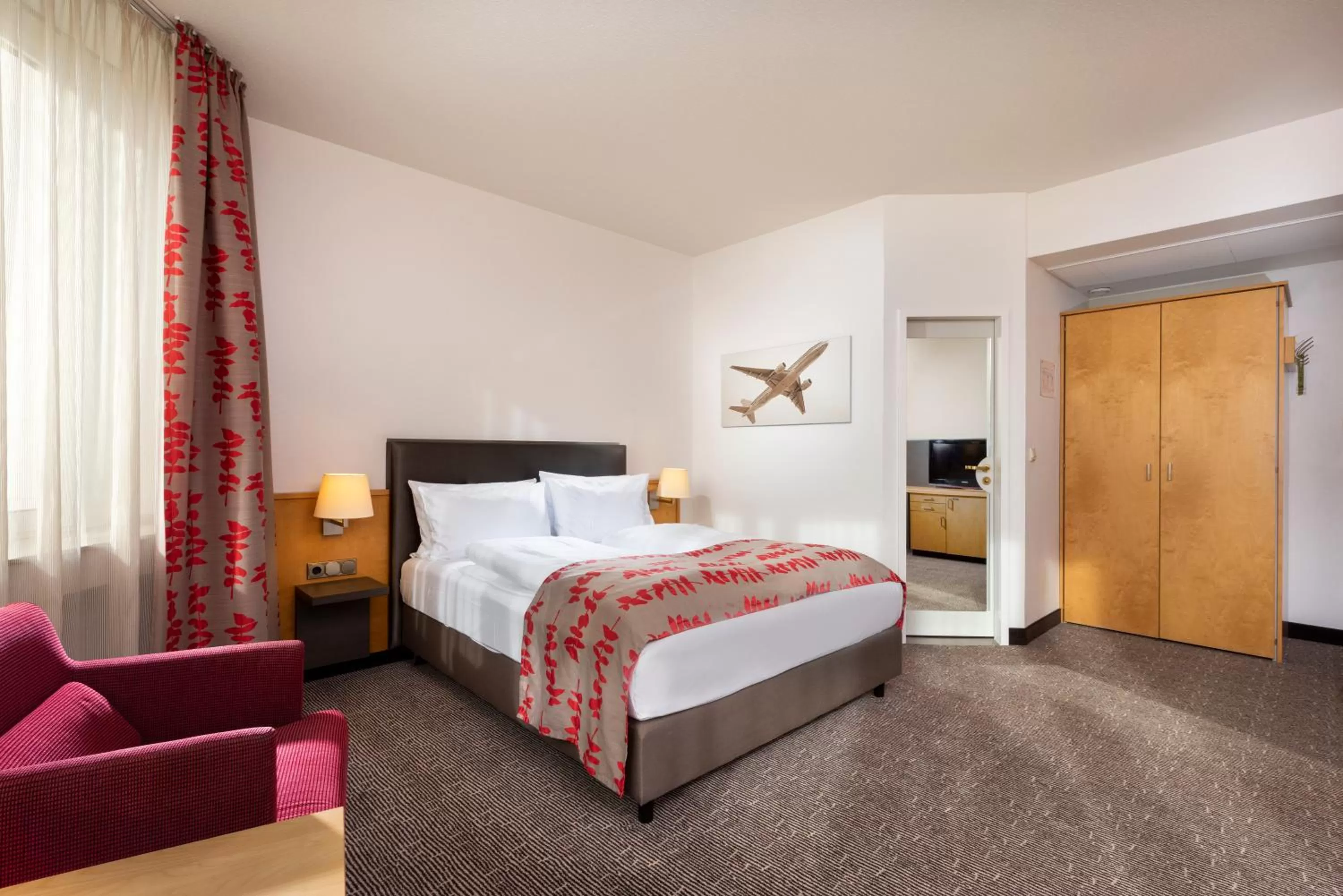 Photo of the whole room, Bed in Holiday Inn Frankfurt Airport - Neu-Isenburg by IHG