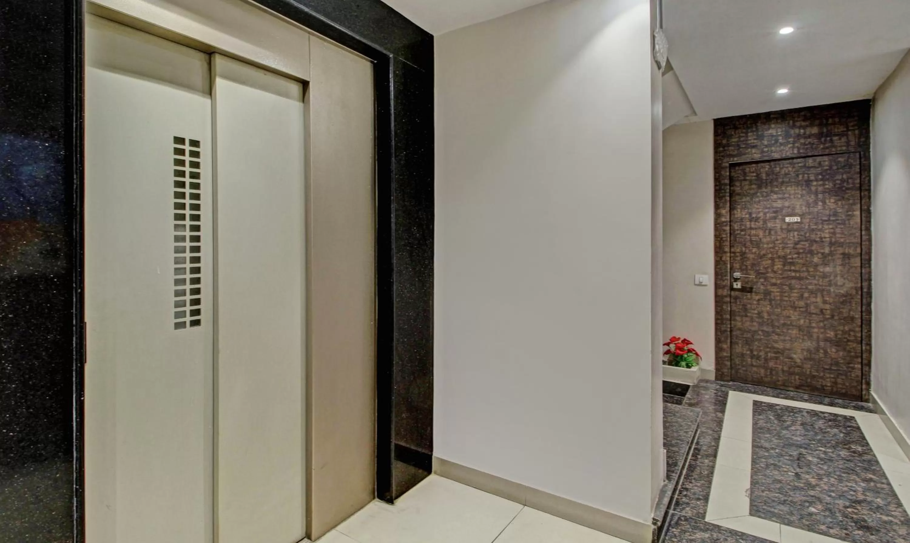 Treebo Trend Glassotel Ruby