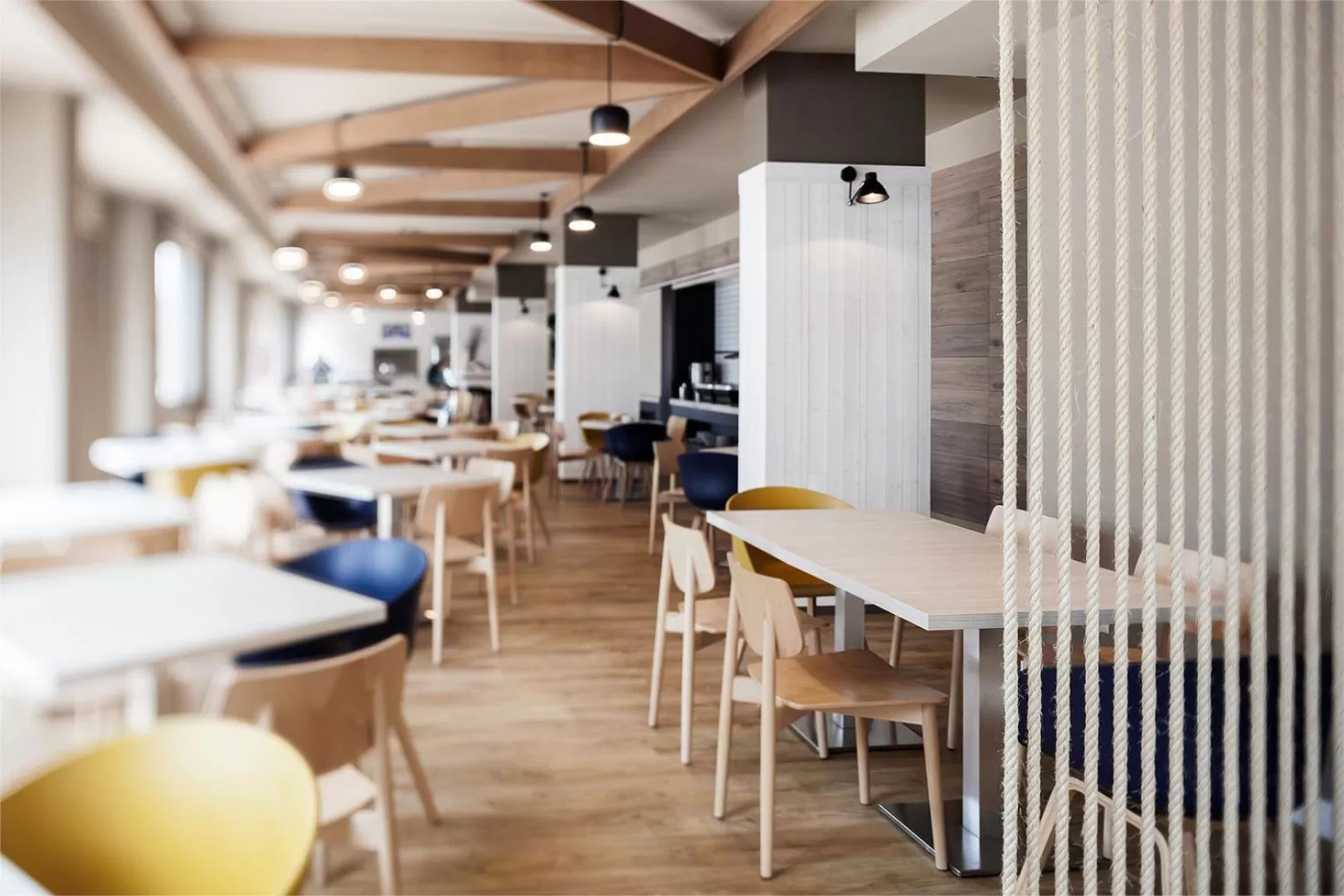 Restaurant/places to eat in Compostela Suites