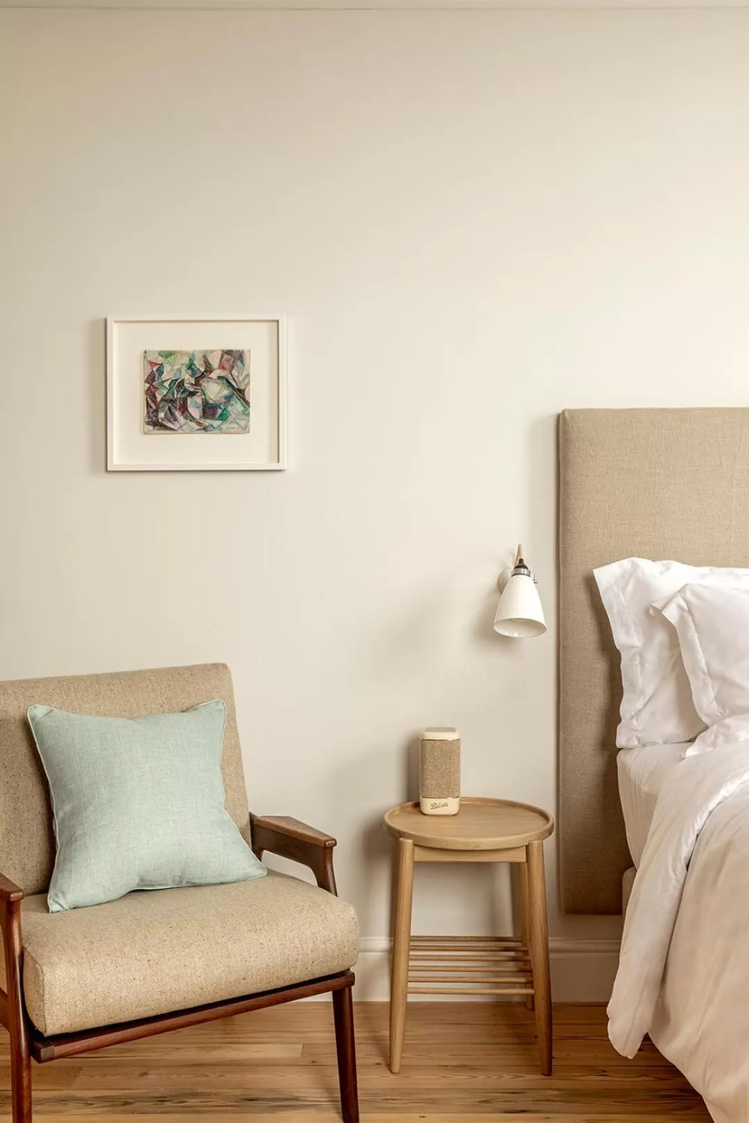 Seating area, Bed in Fort Road Hotel