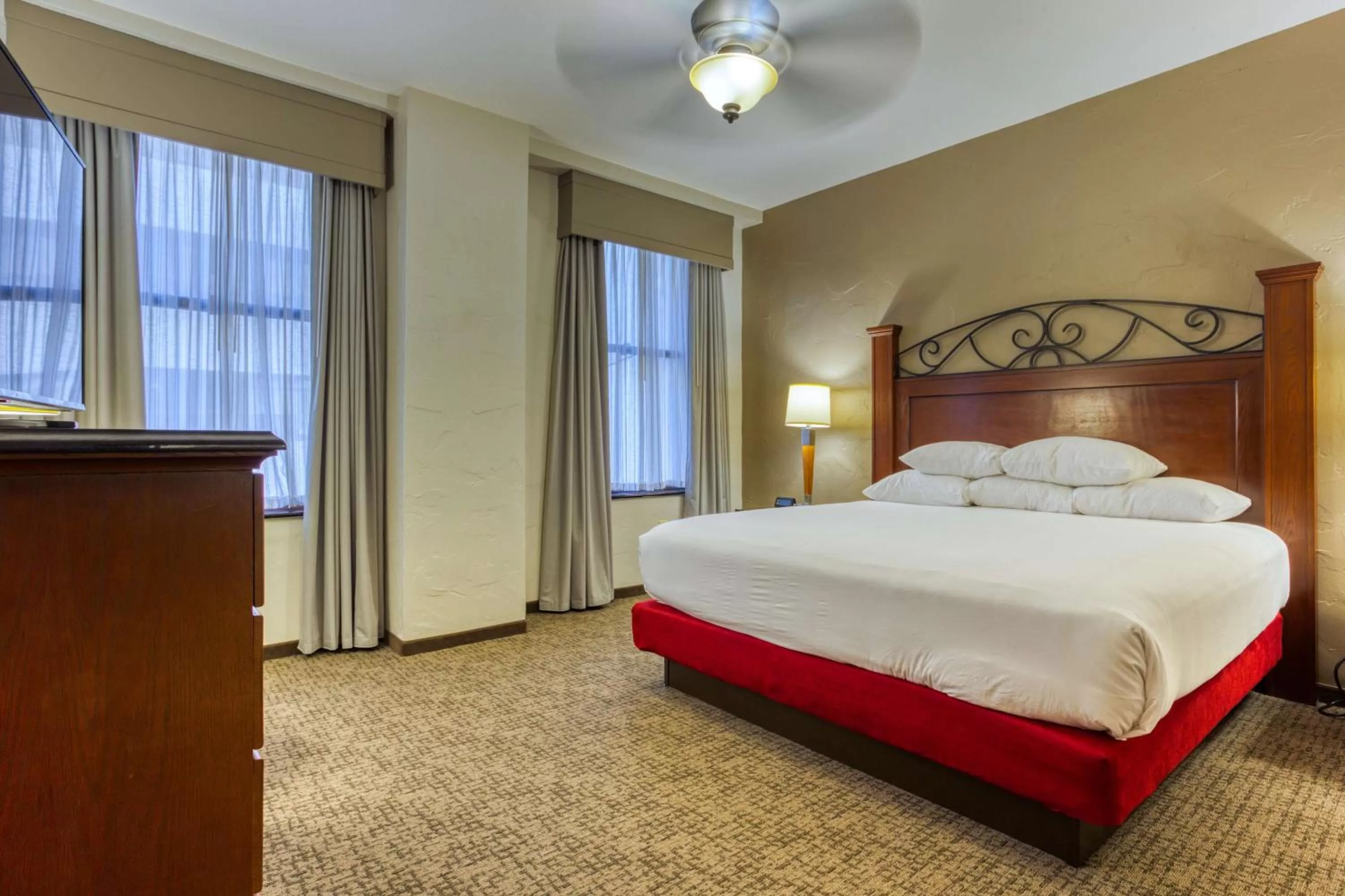 Oversize Deluxe Queen Room with Two Queen Beds - Accessible, Tub in Drury Plaza Hotel San Antonio Riverwalk