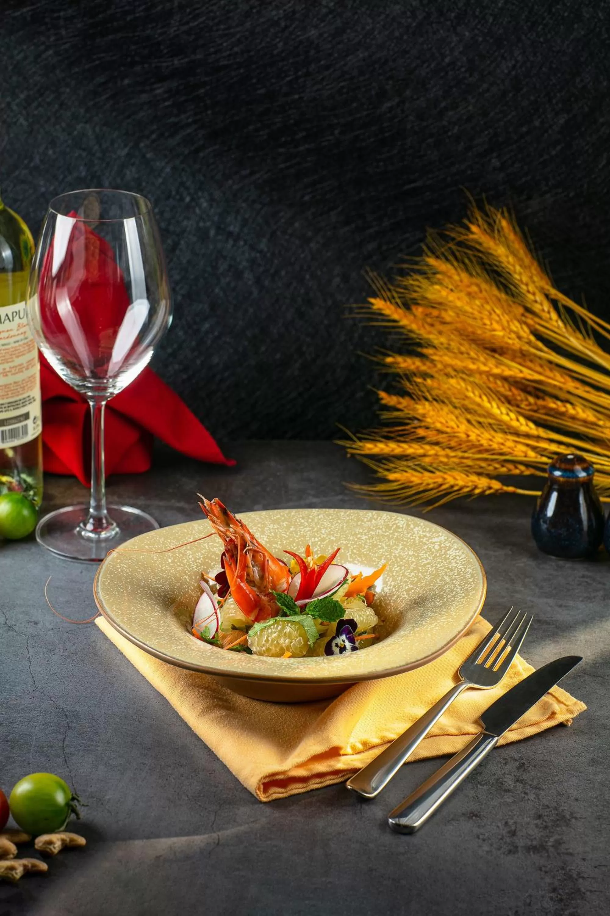 Restaurant/places to eat in Lucien Hanoi Lakeside Hotel & Rooftop