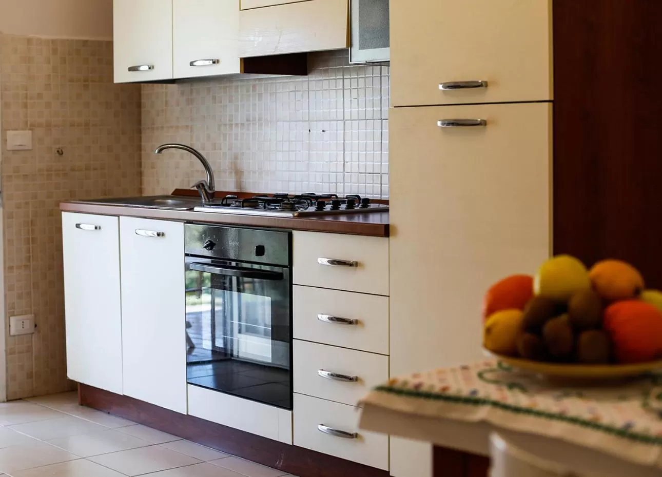 Kitchen/Kitchenette in B&B Liolà Patti