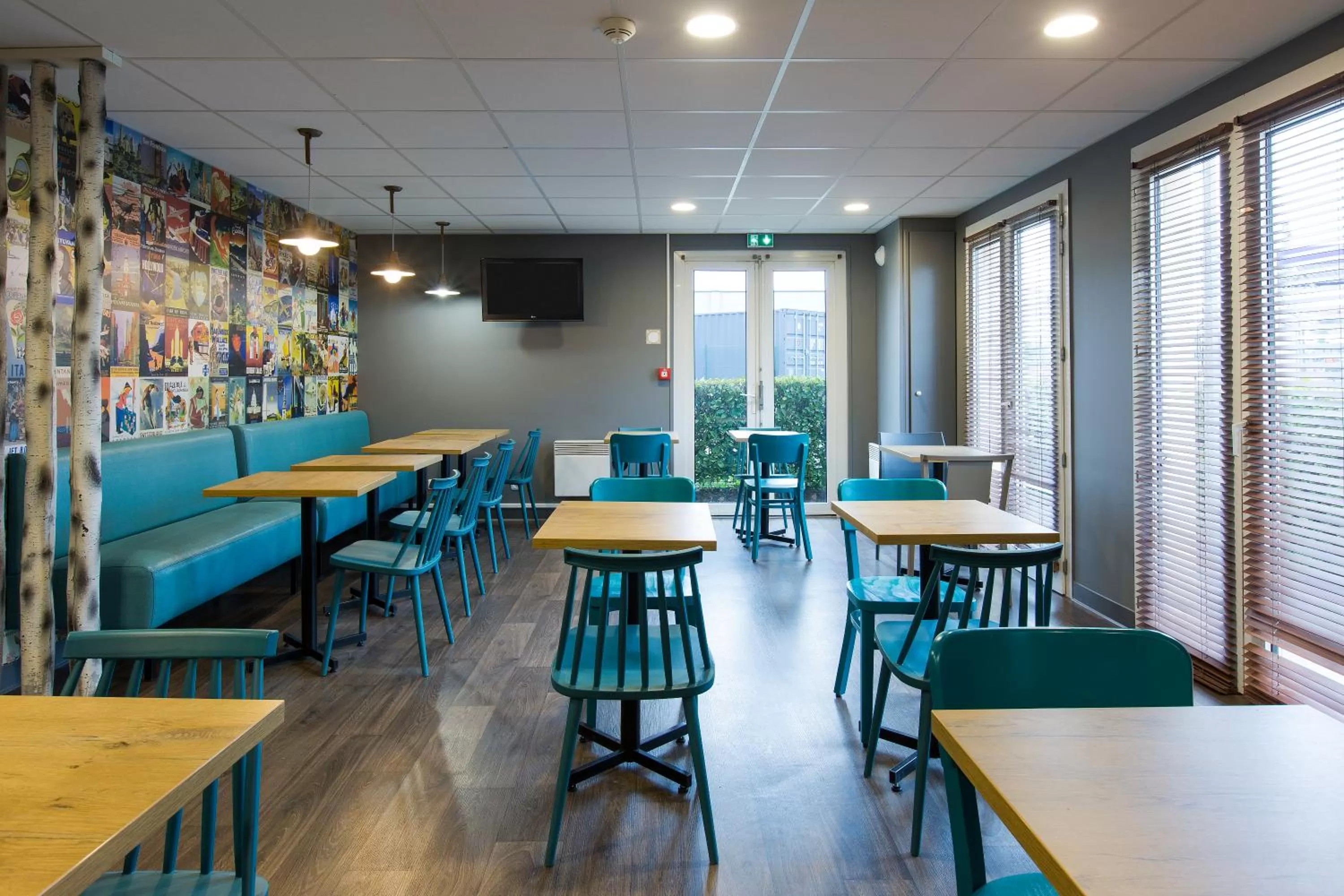 Lounge or bar in HOTEL F1 Lyon Genay Massieux