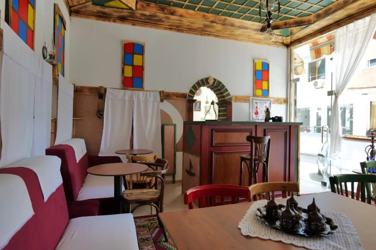 Restaurant/places to eat in Hotel Veli