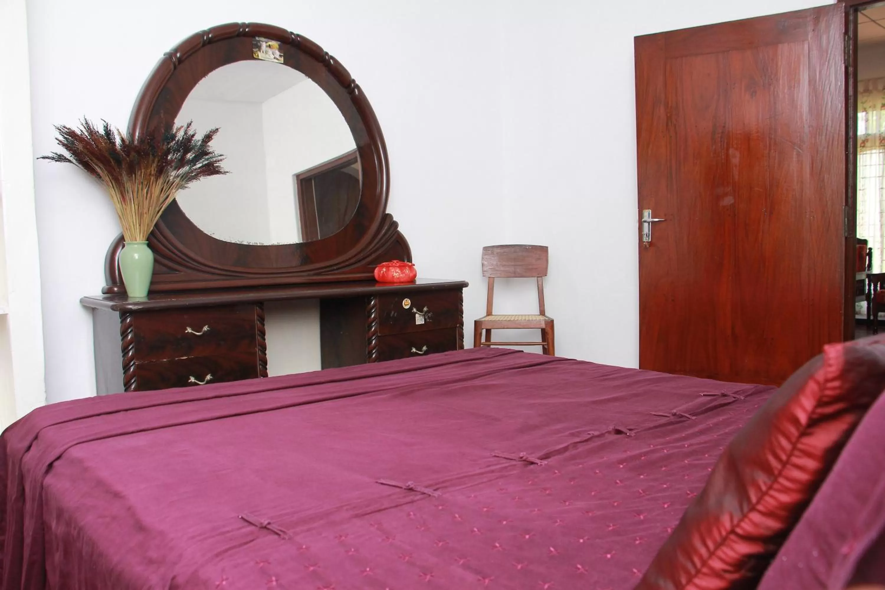 Bed in Jumera Villa Mirissa