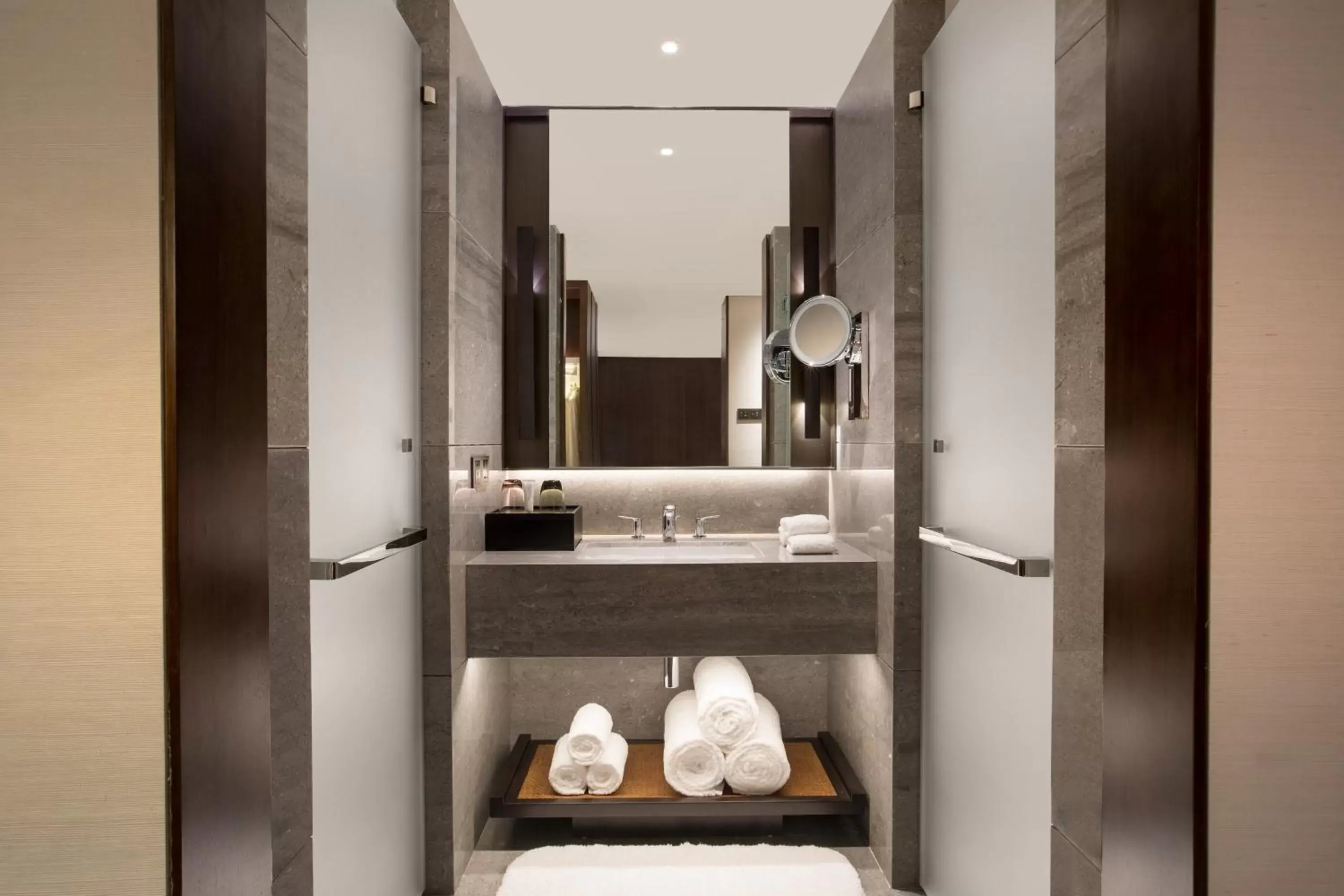 Standard Twin Room in HUALUXE Xi'an Tanghua by IHG Standard Twin Room in HUALUXE Xi'an Tanghua by IHG