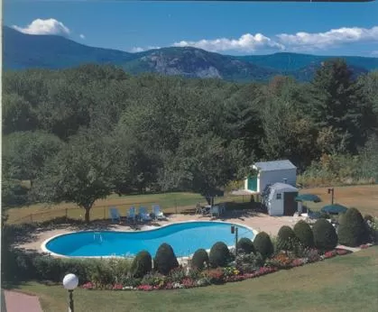 Pool view in Briarcliff Motel