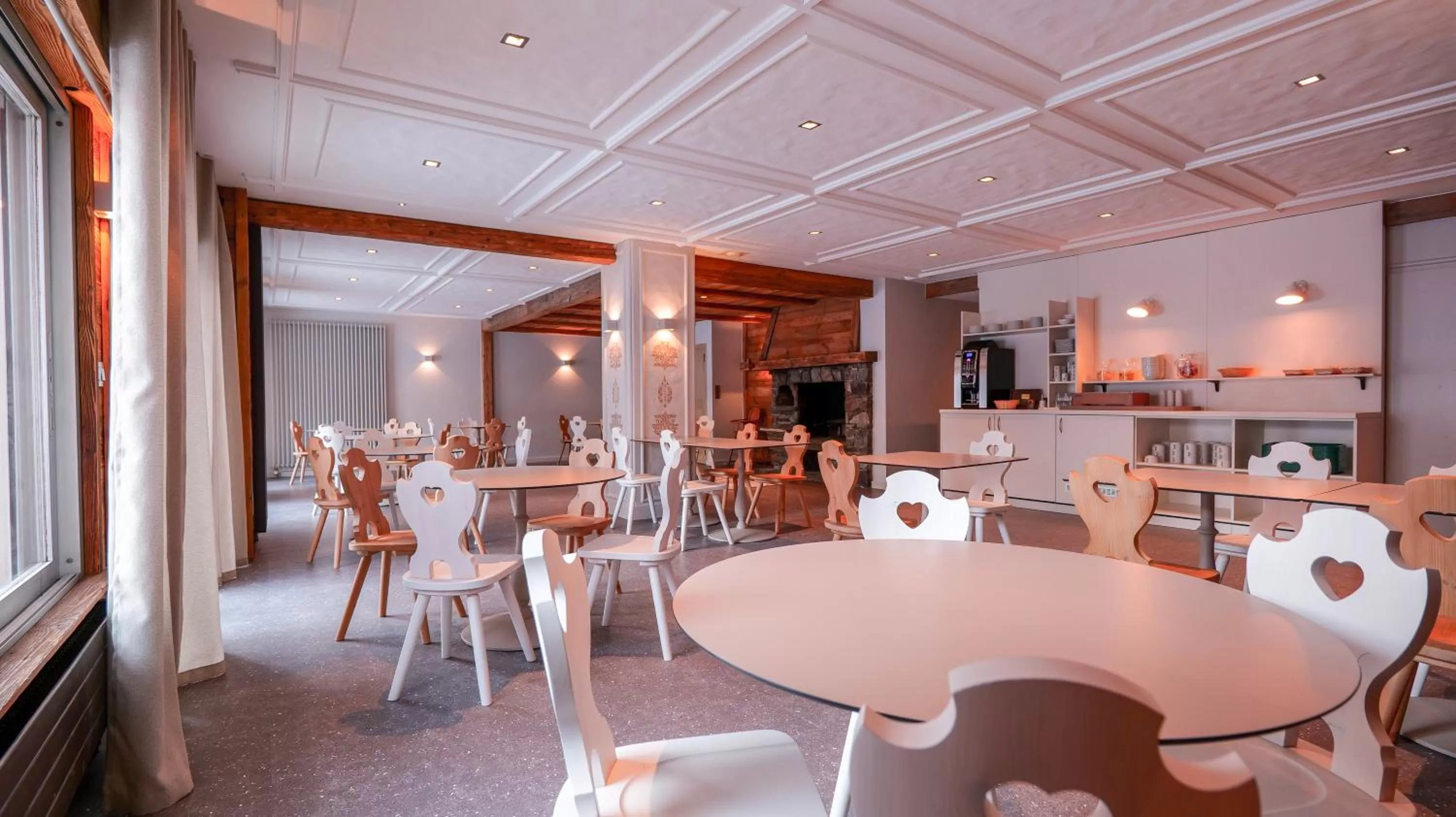 Restaurant/places to eat in Hôtel des 2 Gares