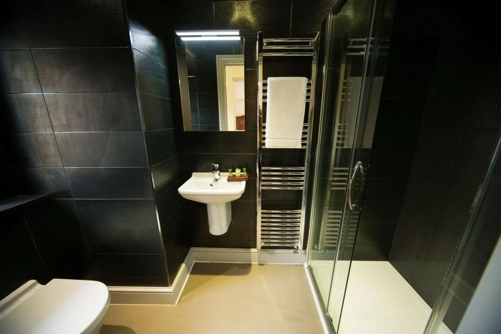 Bathroom in East Walls Hotel