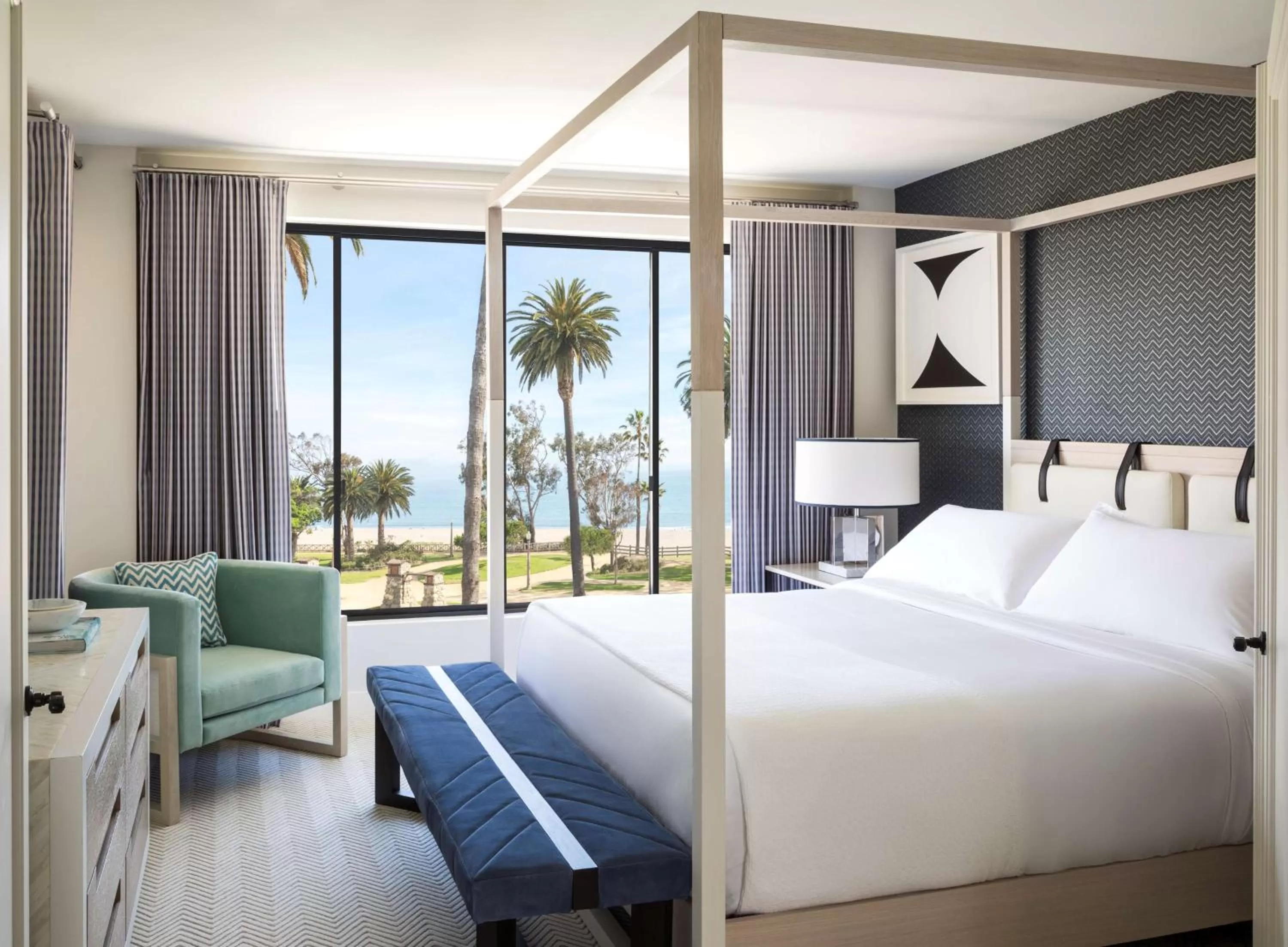 Bed in Oceana Santa Monica, LXR Hotels & Resorts