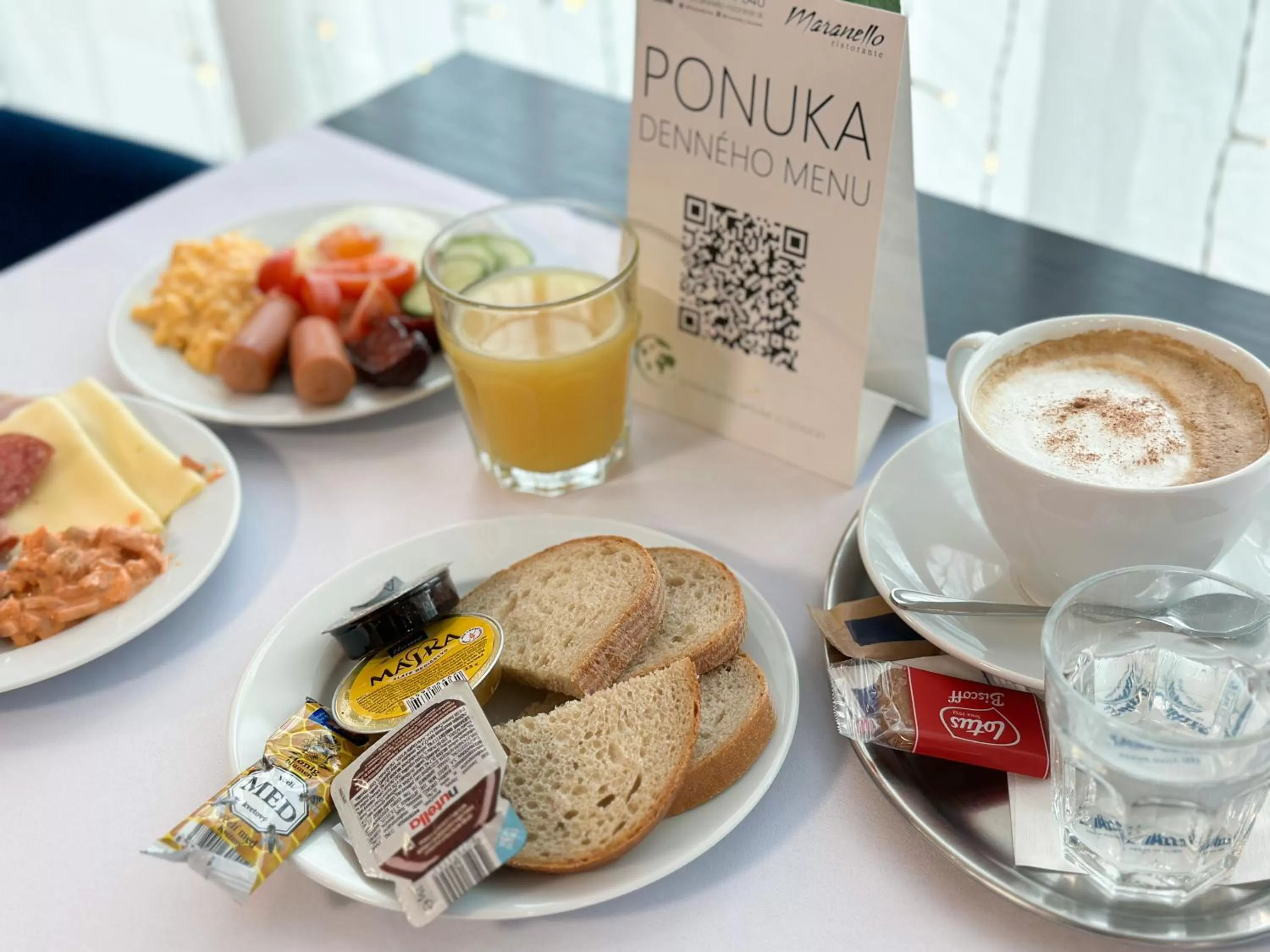 Breakfast in Hotel Modena