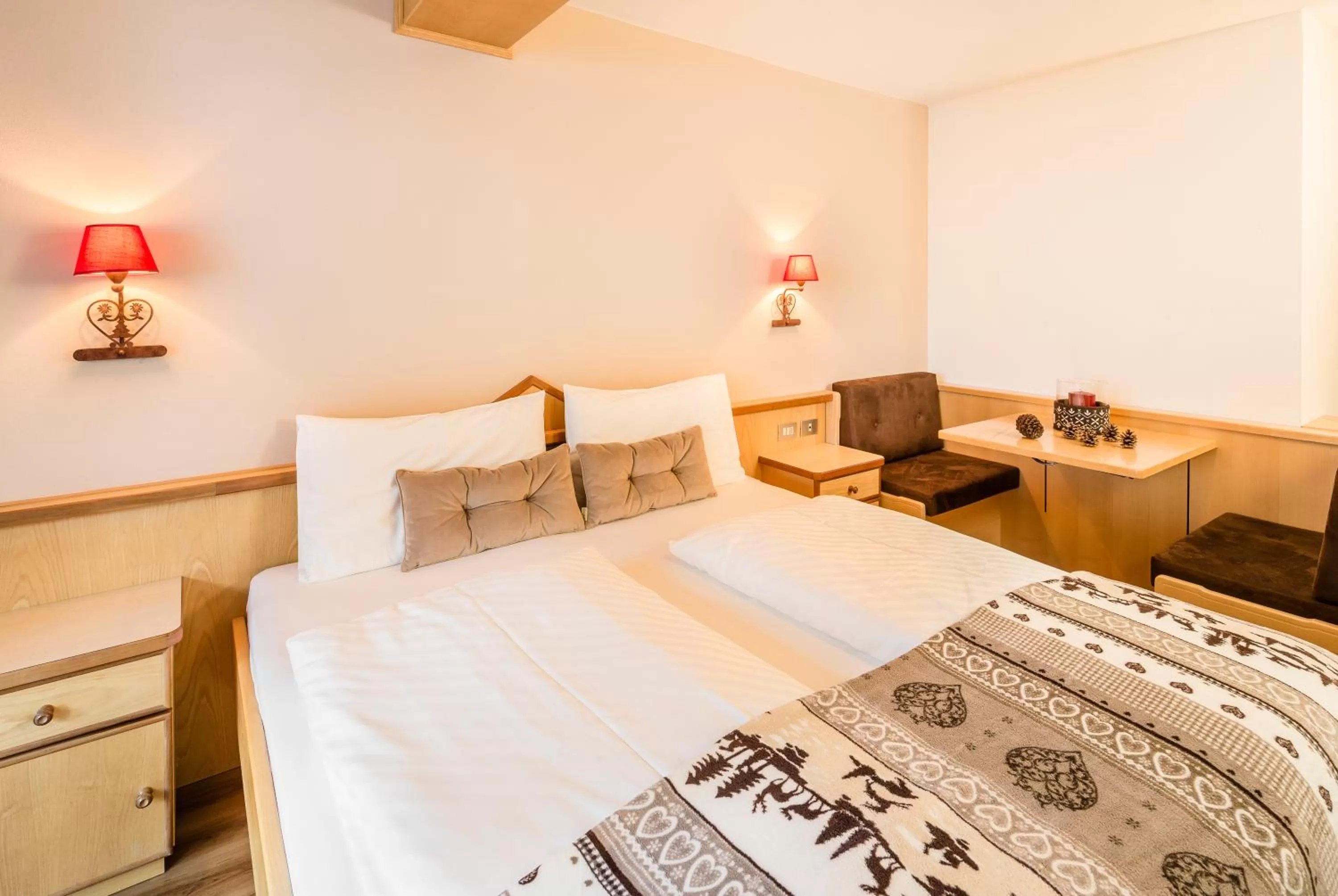 Photo of the whole room, Bed in Linder Cycling Hotel