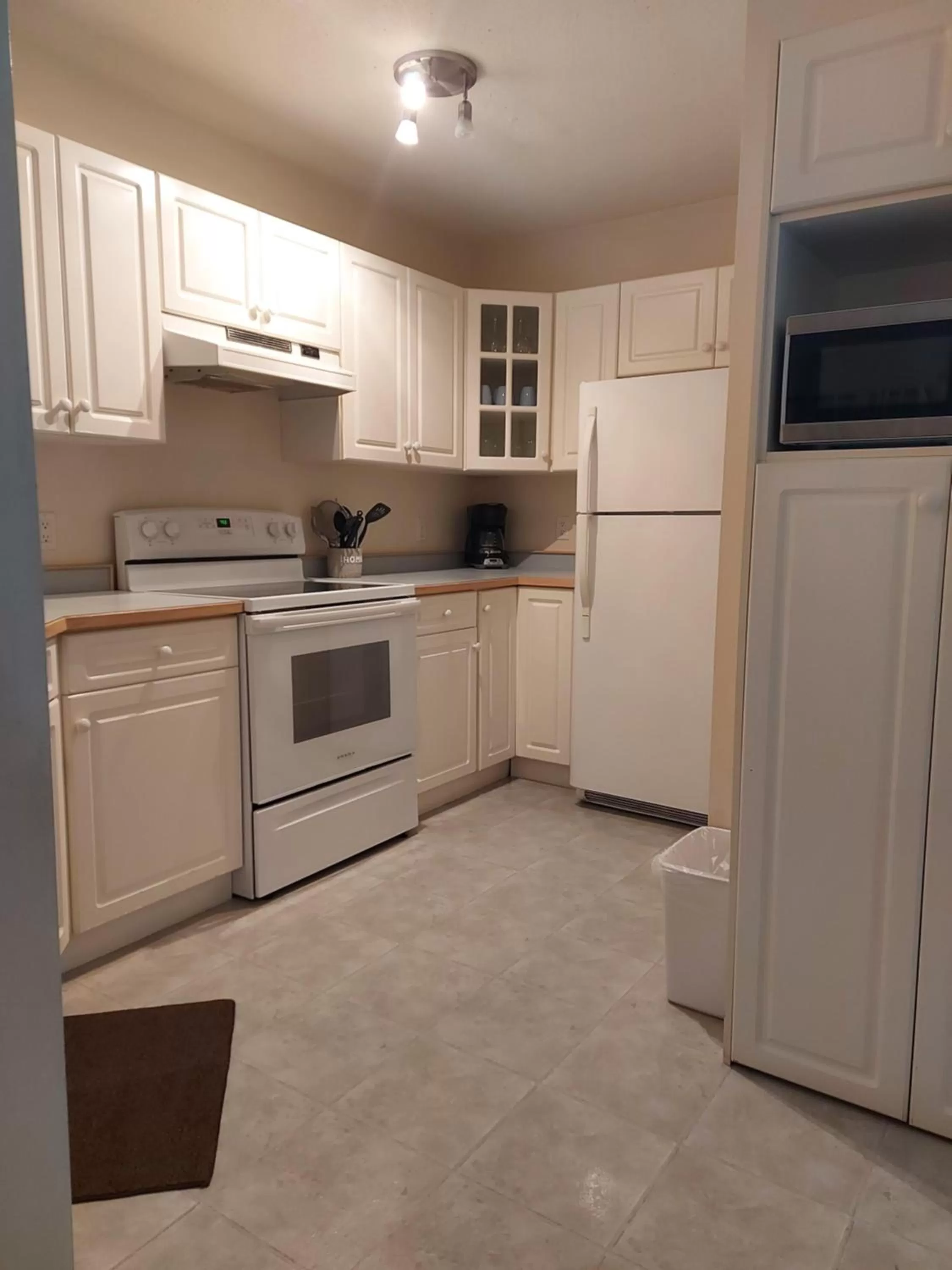 Kitchen or kitchenette in Richter Pass Beach Resort