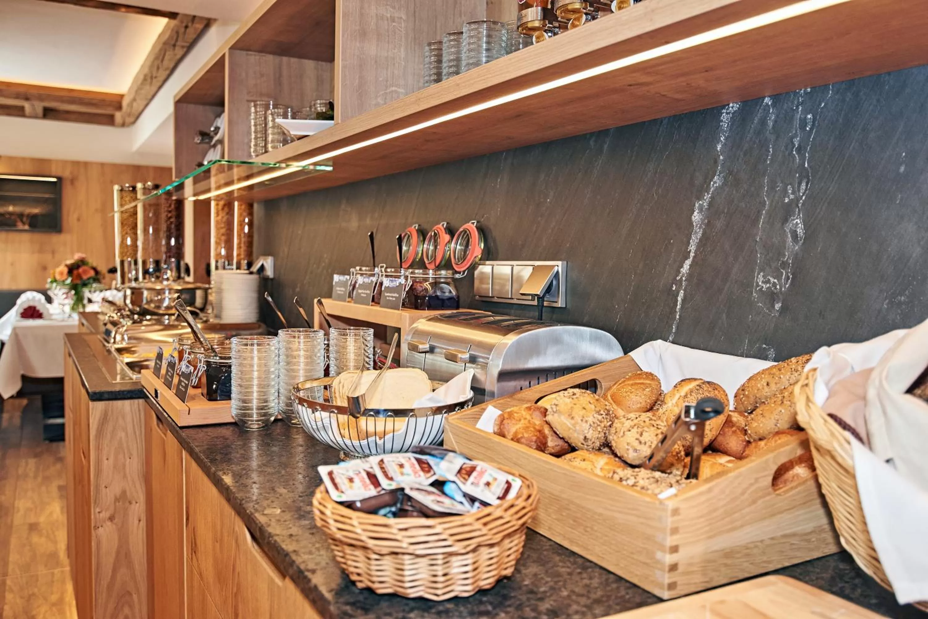 Restaurant/places to eat in Hotel Gruenberger