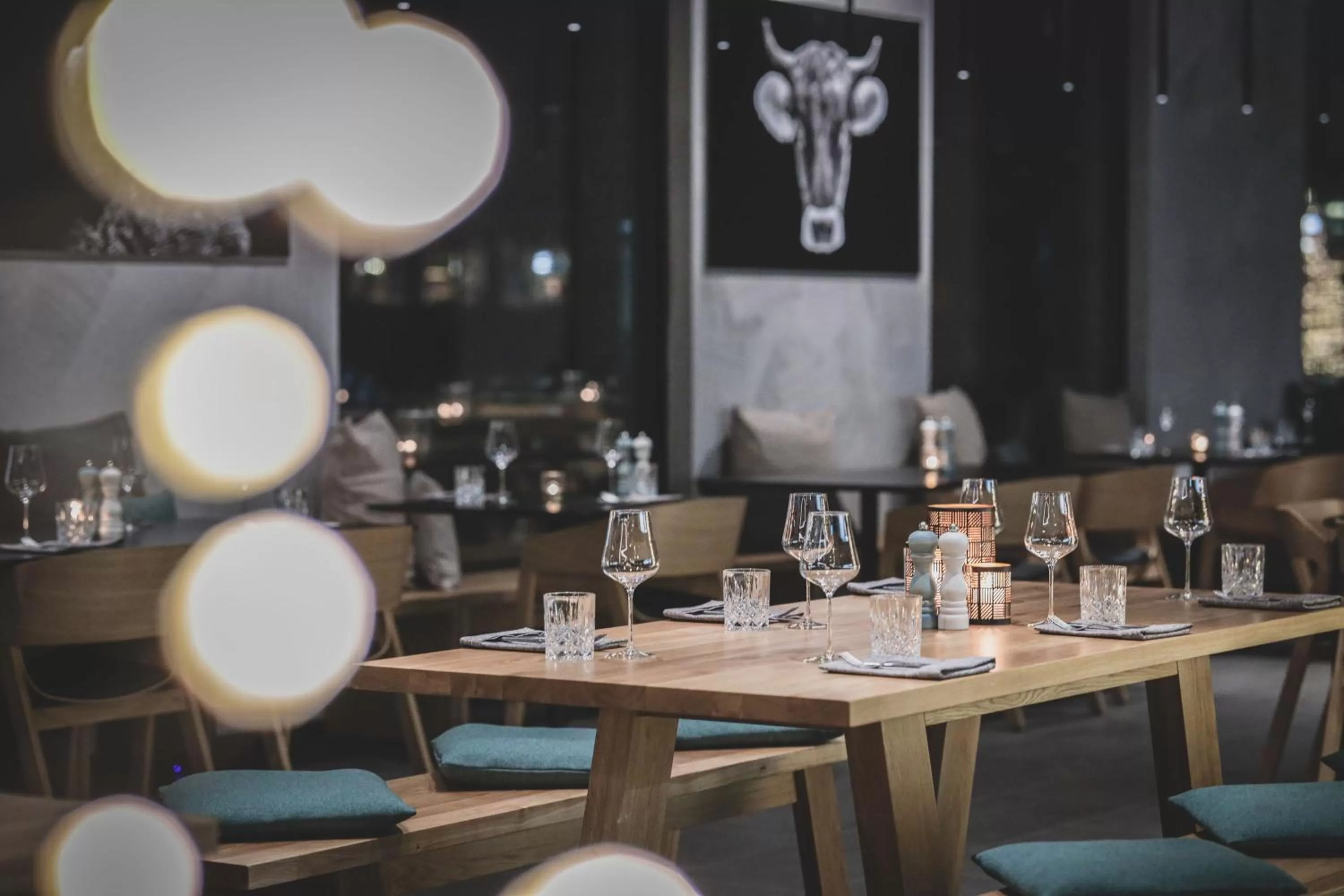 Restaurant/places to eat in AVES Hotel&Apartment Arosa