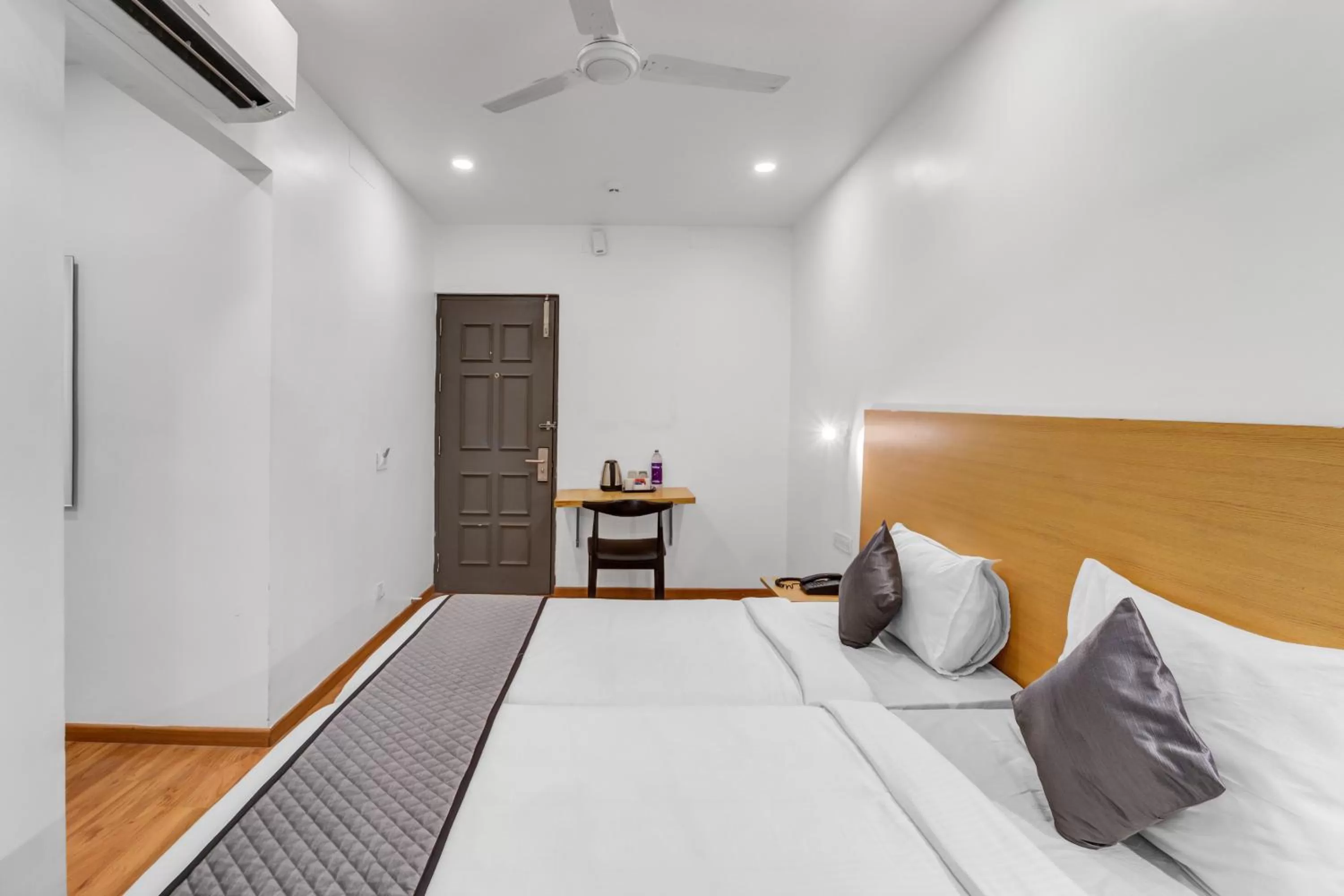 Bed in UPAR Hotels Thoraipakkam, OMR