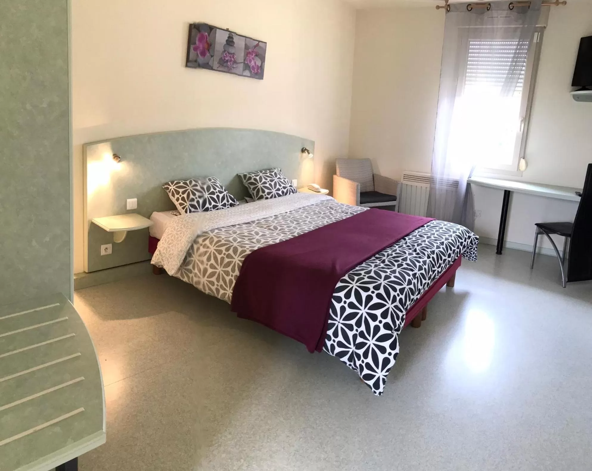 Photo of the whole room in Abel Hôtel