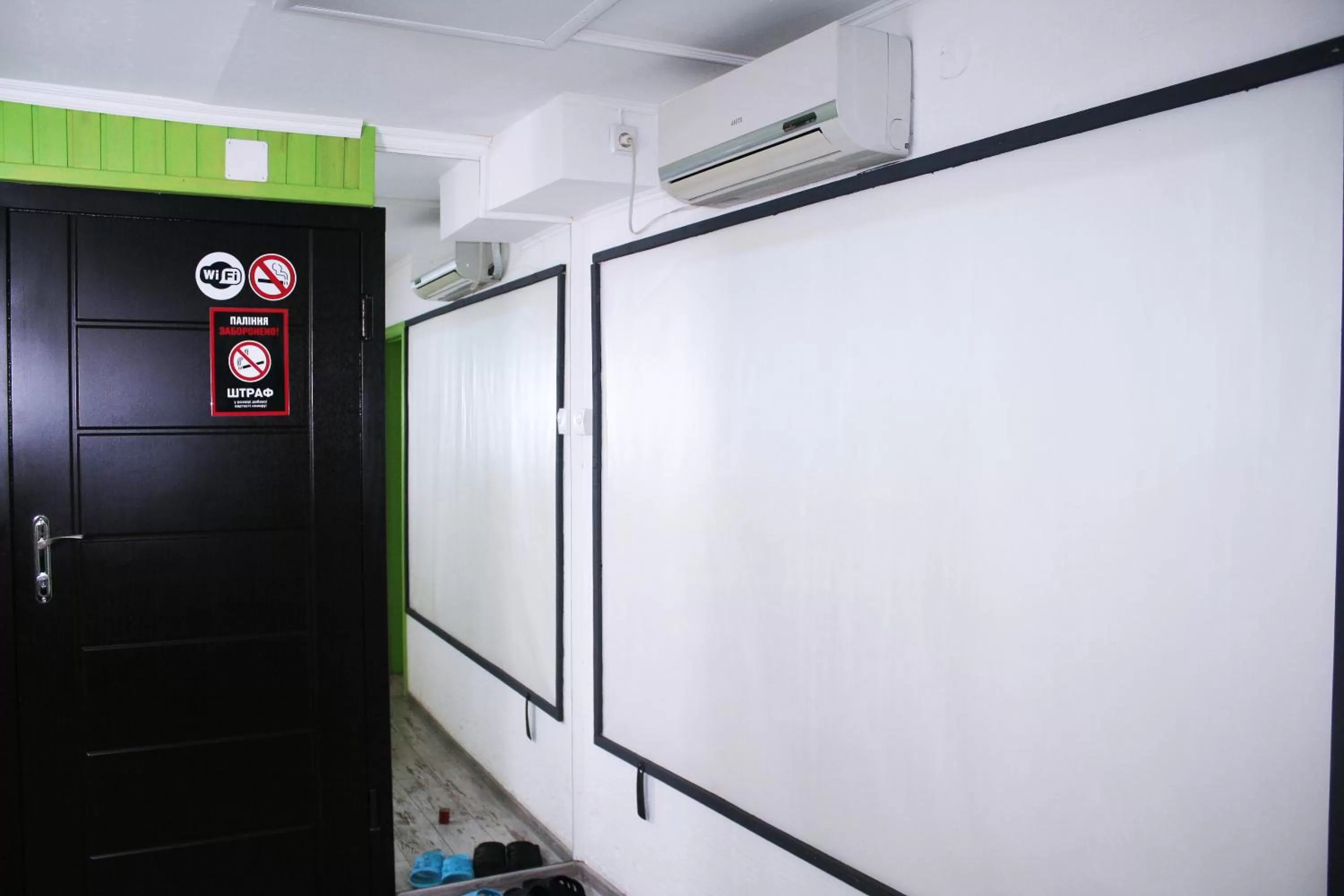 Photo of the whole room in MAMBA HOTEL - готель в укритті