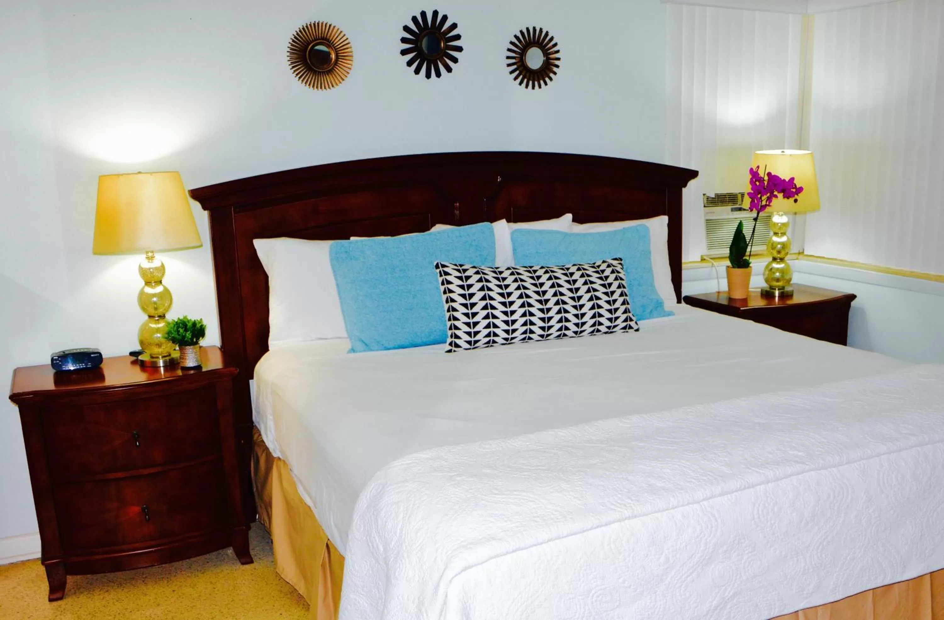 Bedroom, Bed in Sea Turtle Inn