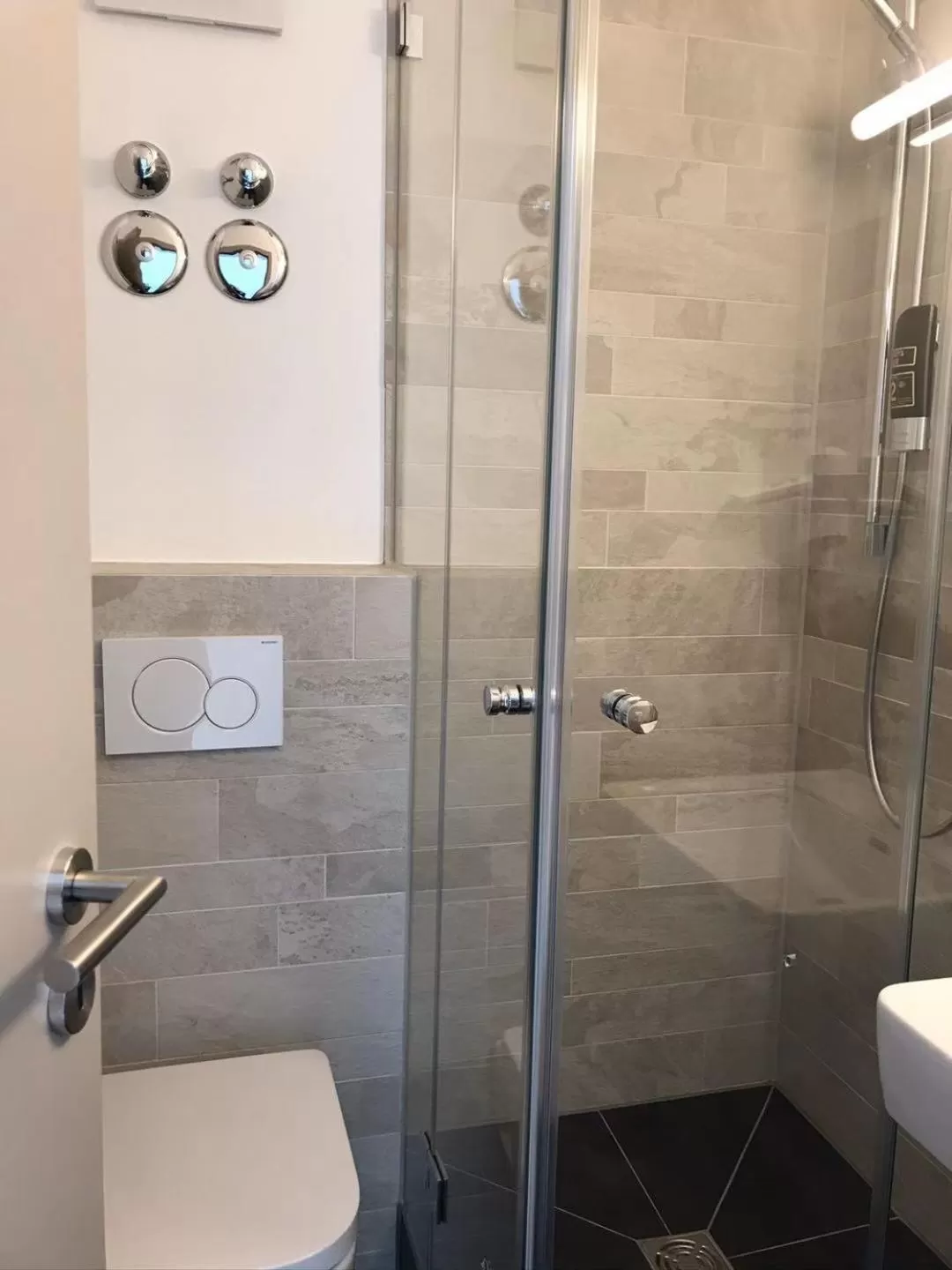 Bathroom in Hotel 83