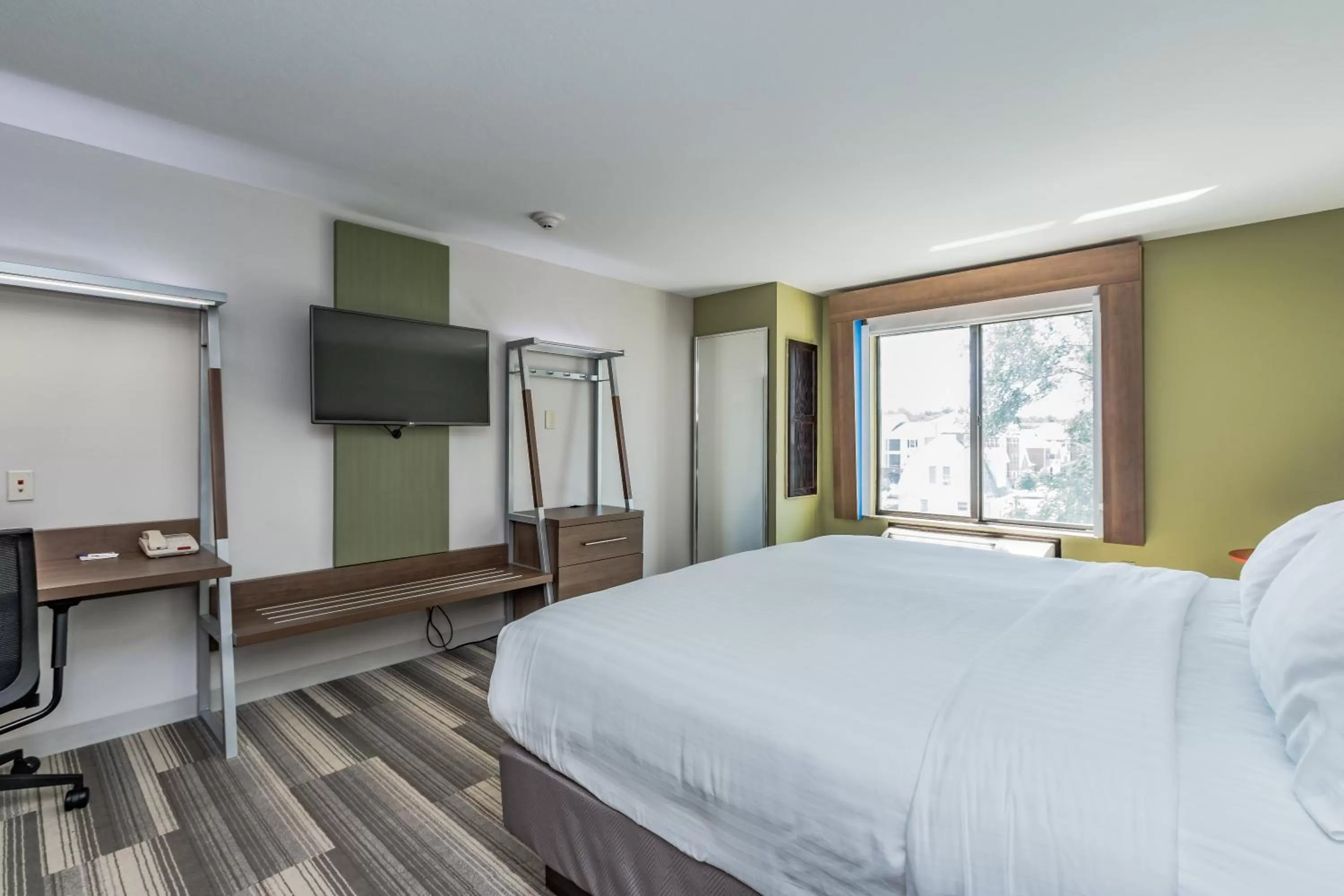 Photo of the whole room, Bed in Holiday Inn Express & Suites - South Bend - Notre Dame Univ.