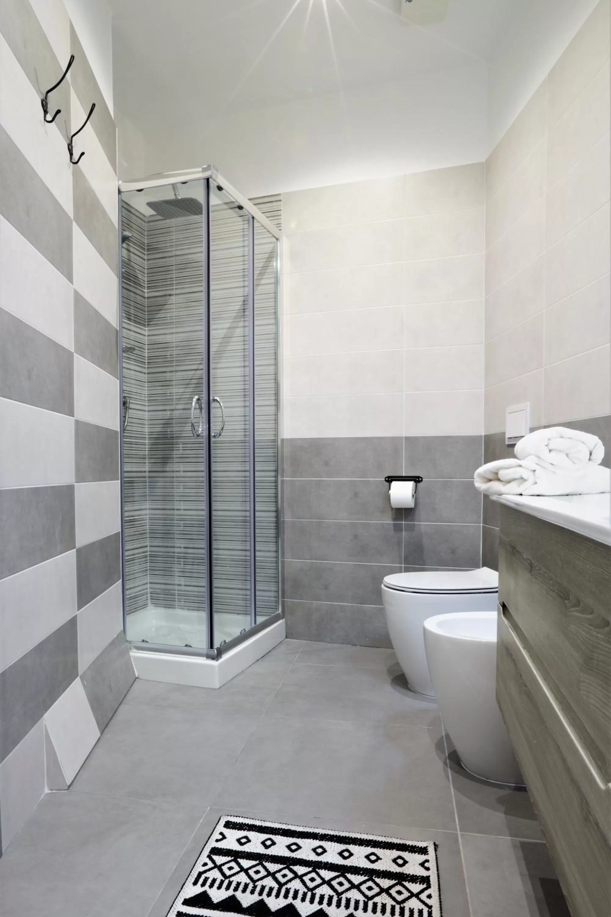 Bathroom in Napoli Vesuvio Apartments by Dimorra