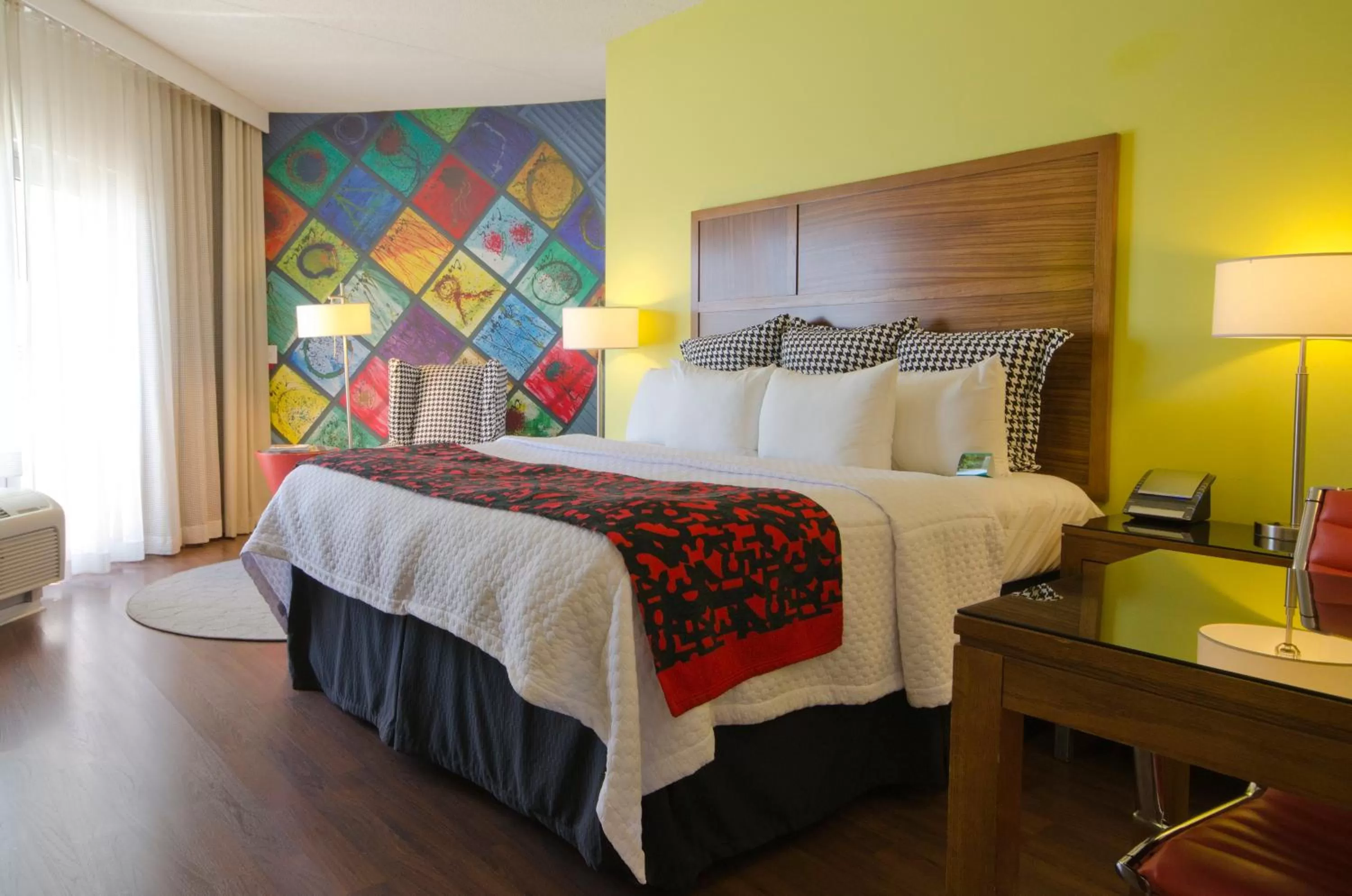 Photo of the whole room, Bed in Hotel Indigo Columbus Architectural Center by IHG