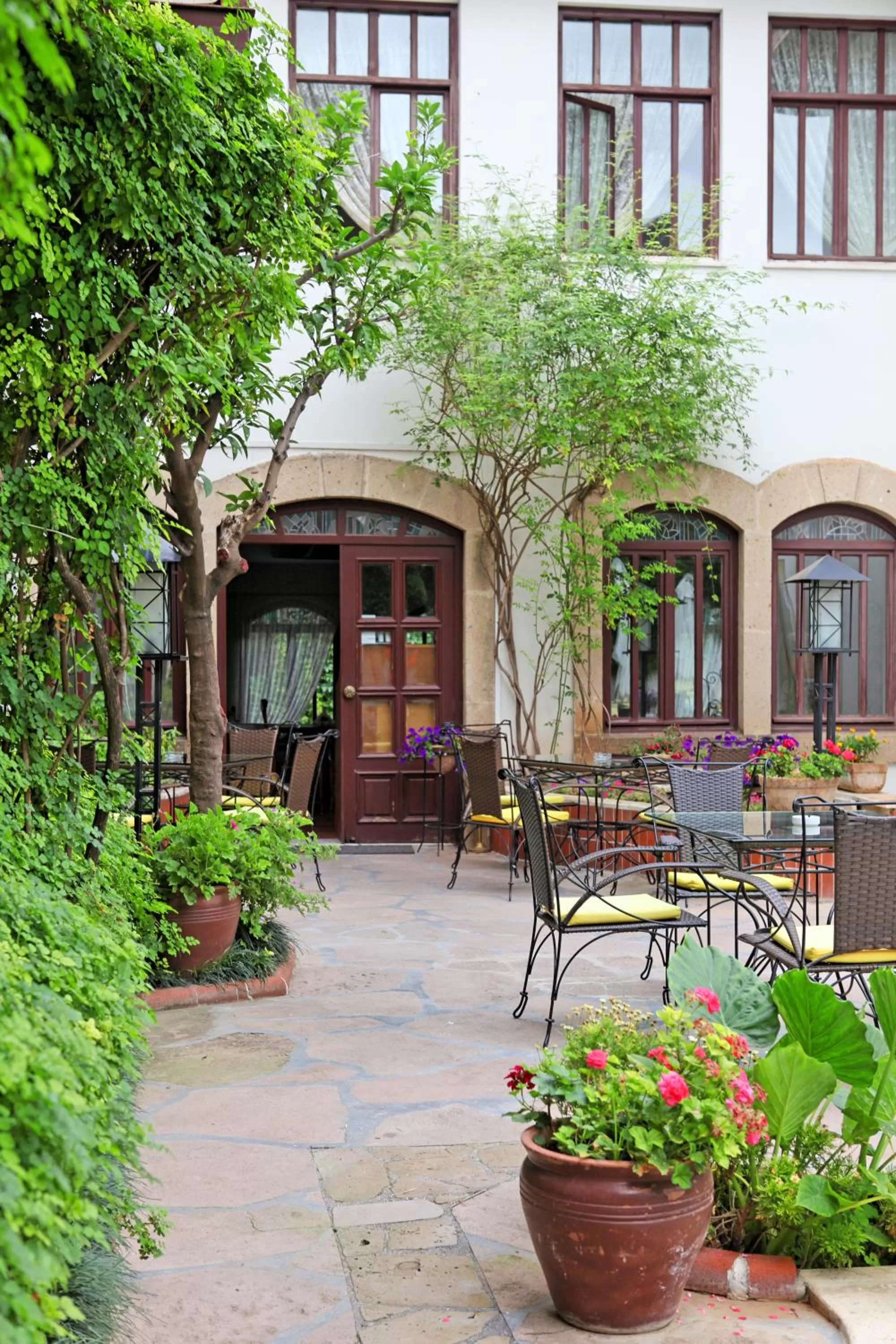 Garden in Aspen Hotel Kaleiçi