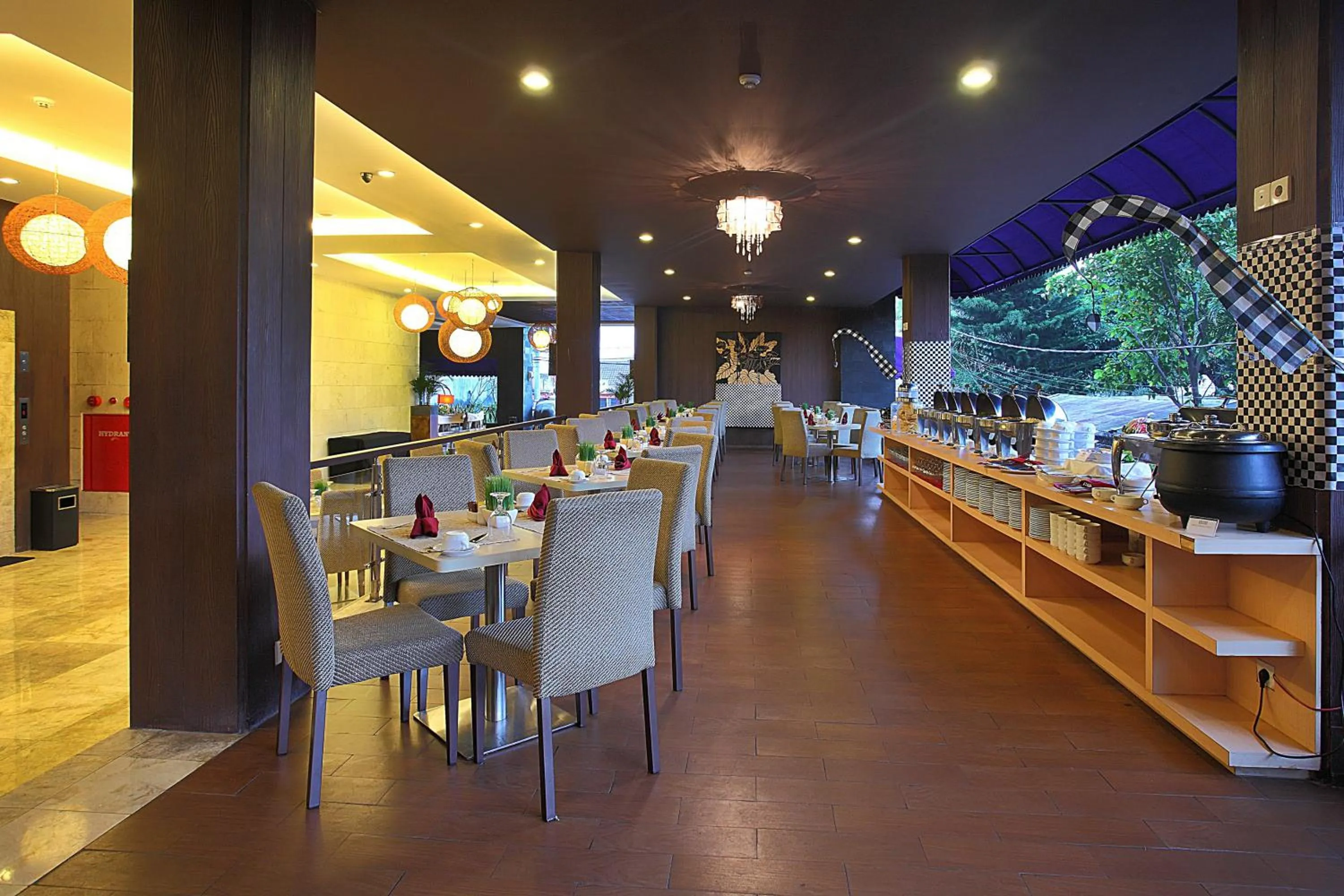 Restaurant/places to eat in Serela Kuta