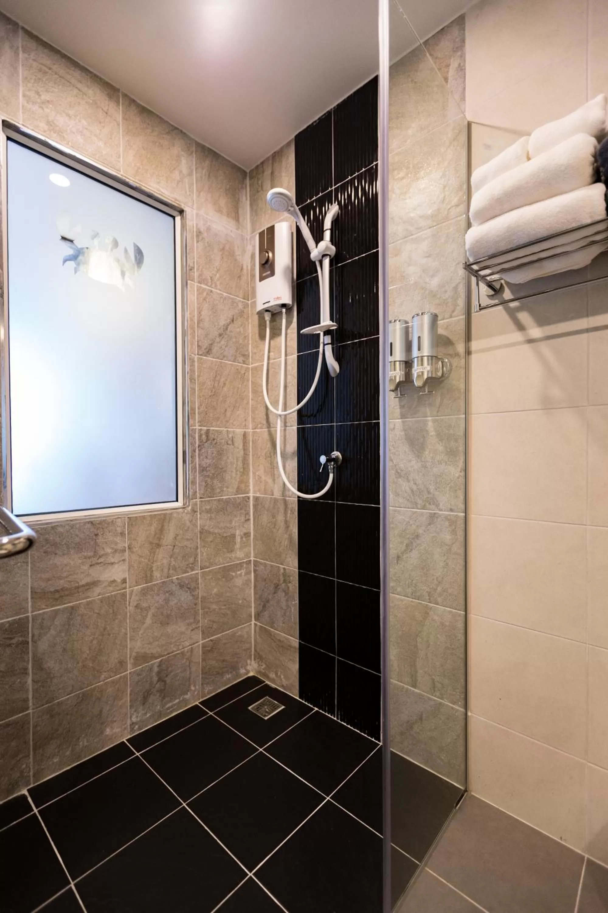 Shower in Maneetel Krabi Beachfront-SHA Plus