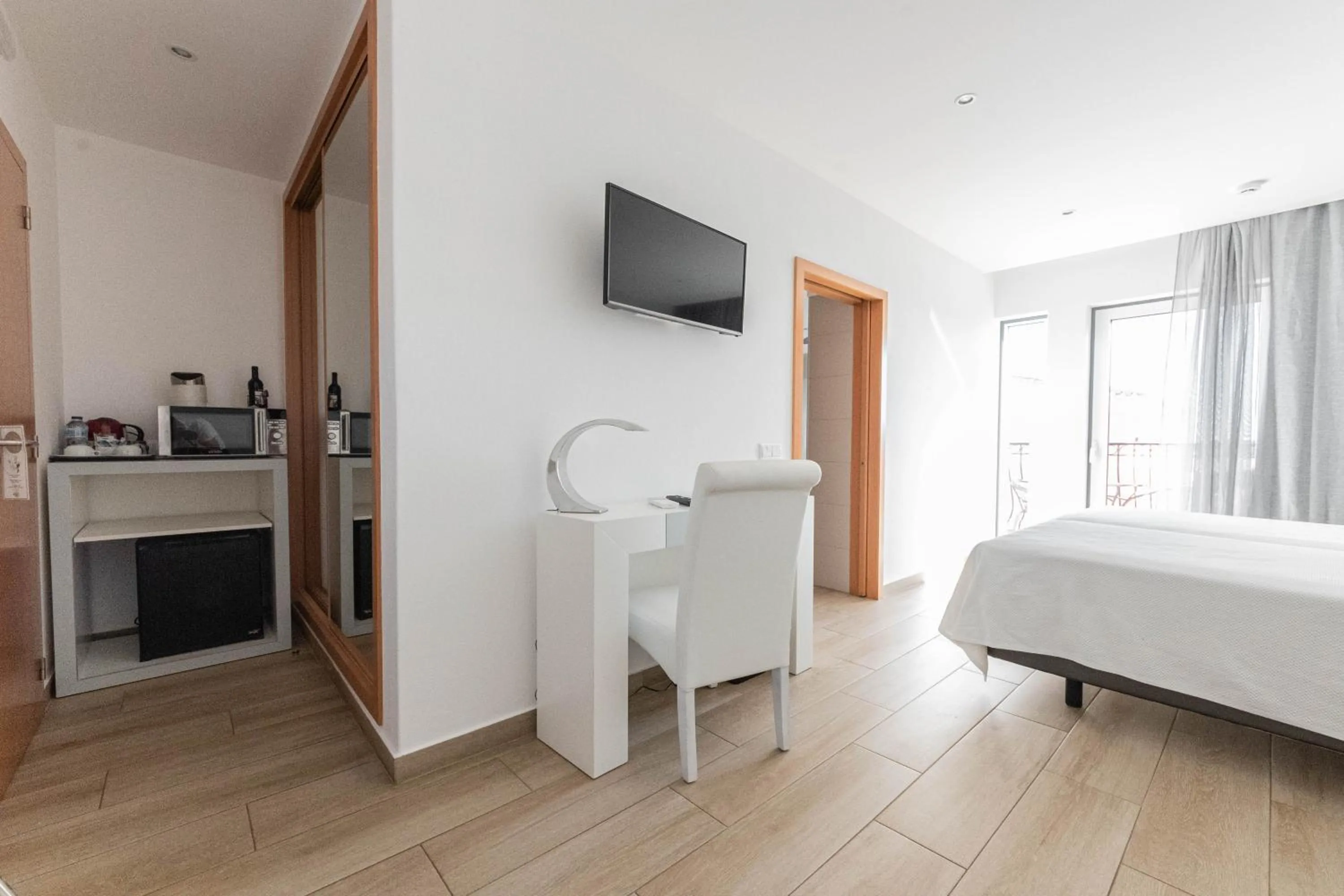 Restaurant/places to eat, Bed in Solar de Mos