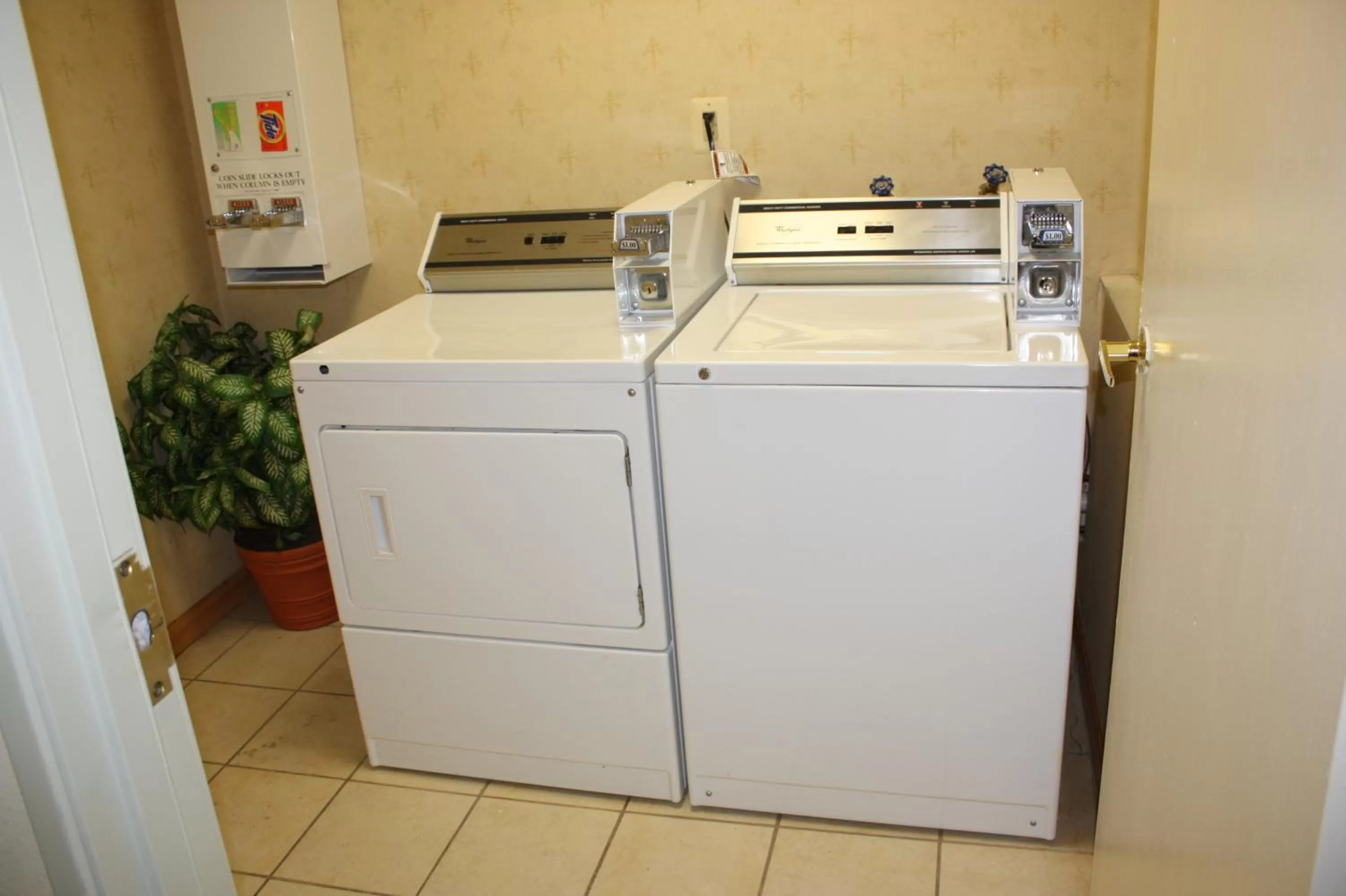 laundry in Country Inn & Suites by Radisson, Grand Rapids Airport, MI