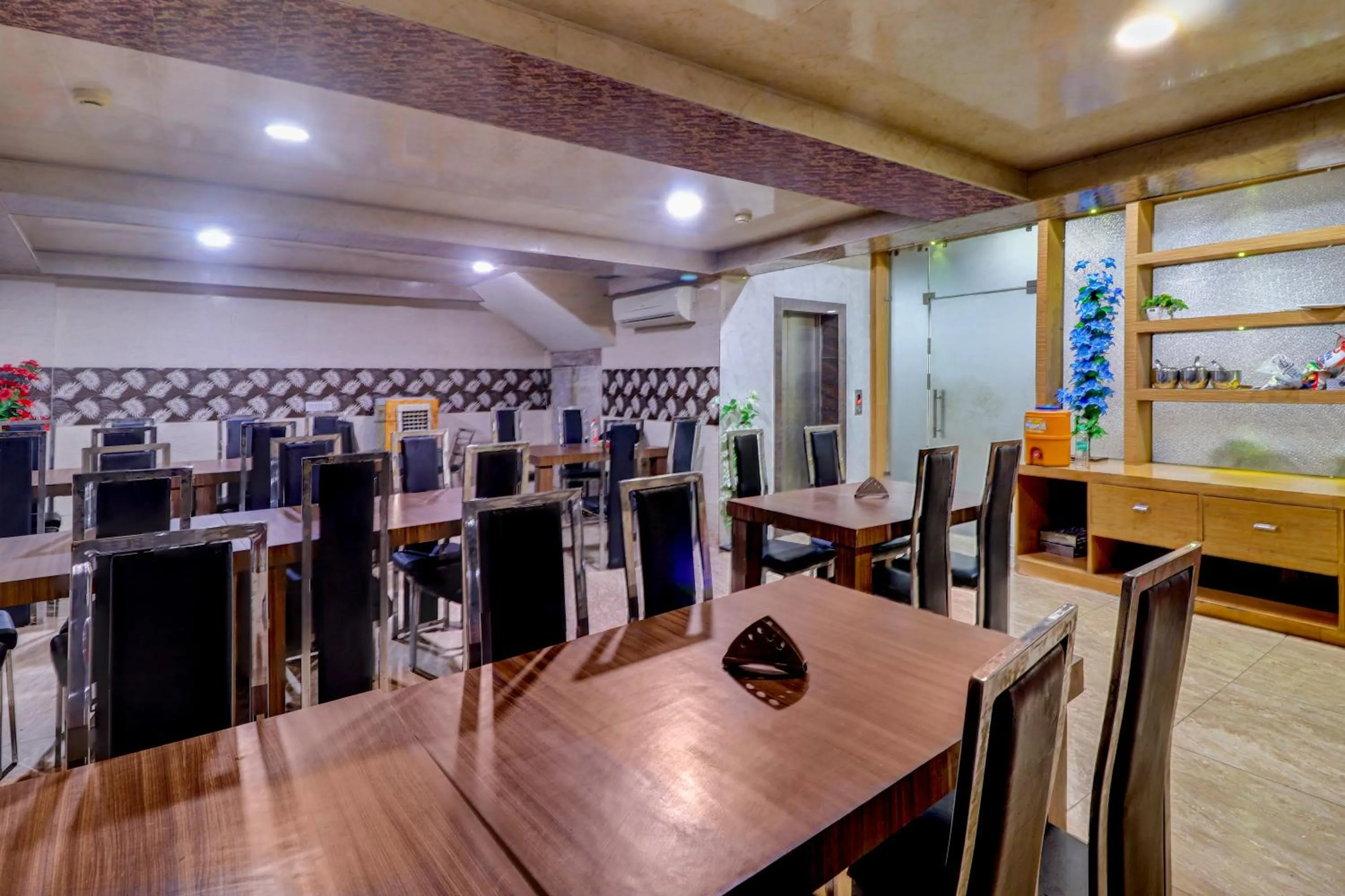 Breakfast, Restaurant/Places to Eat in Treebo Trend Taj Dream