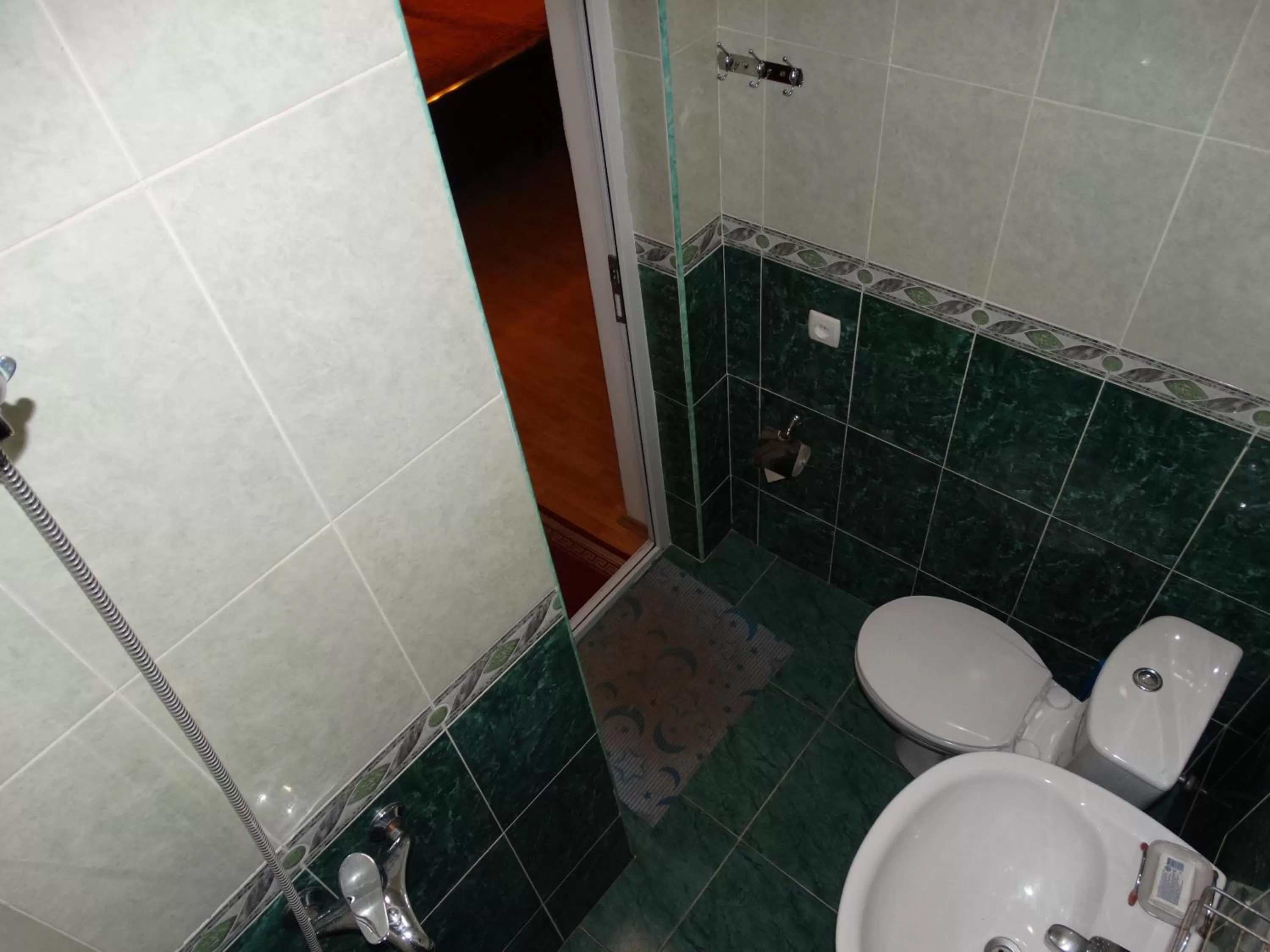 Bathroom in Hotel Sano