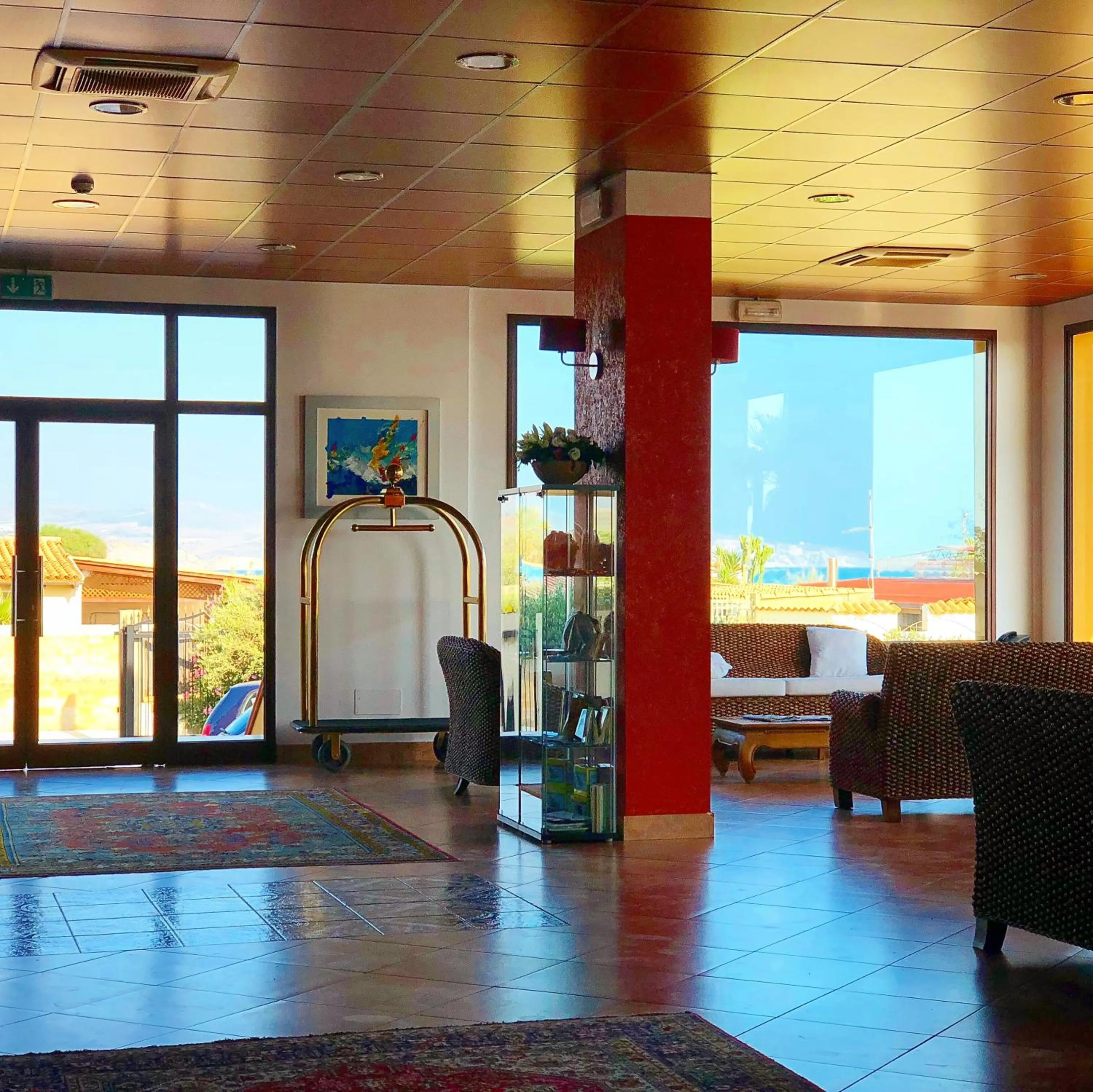 Communal lounge/ TV room in Residence Hotel Antica Perla