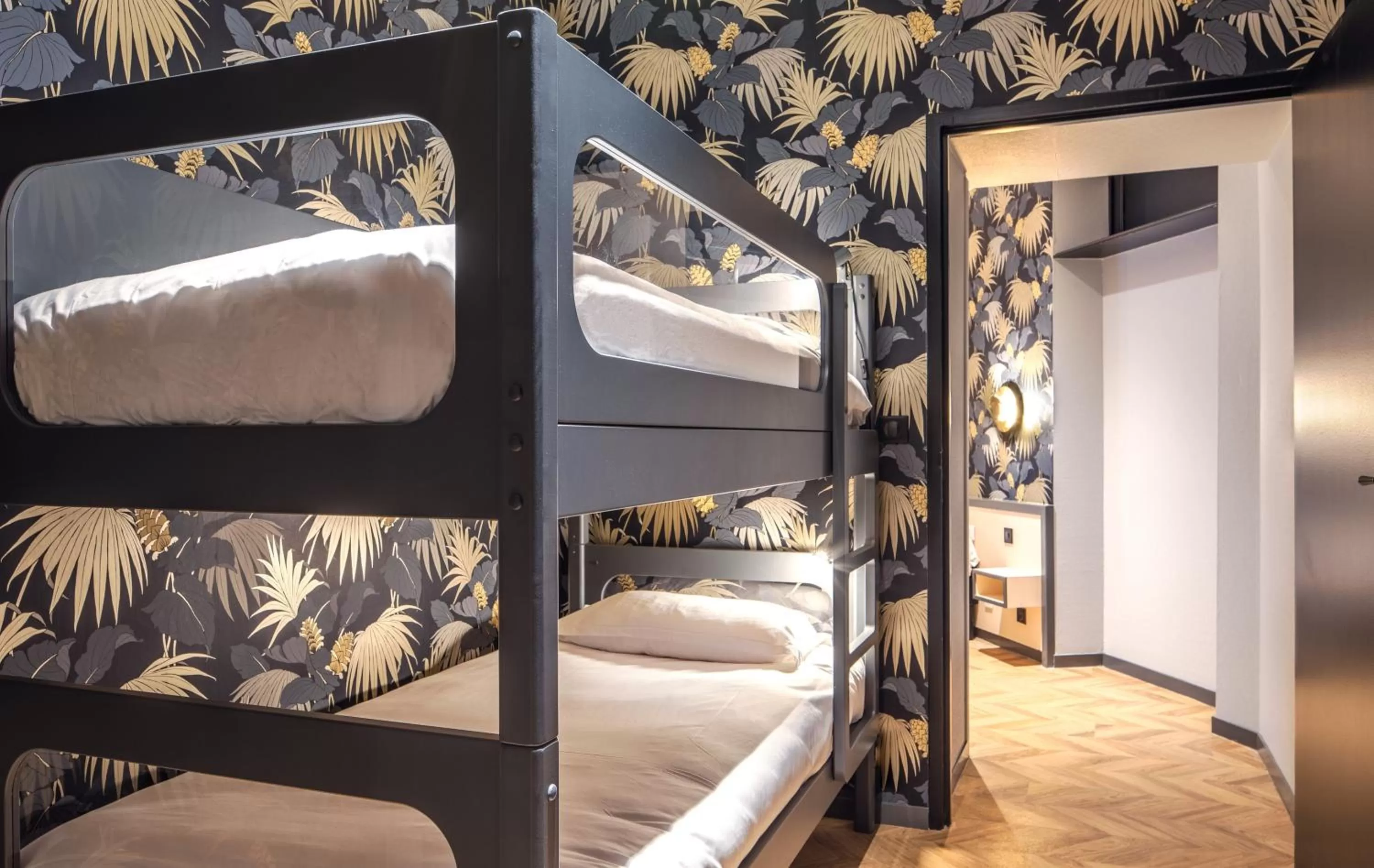bunk bed, Bed in Hôtel Lanjuinais