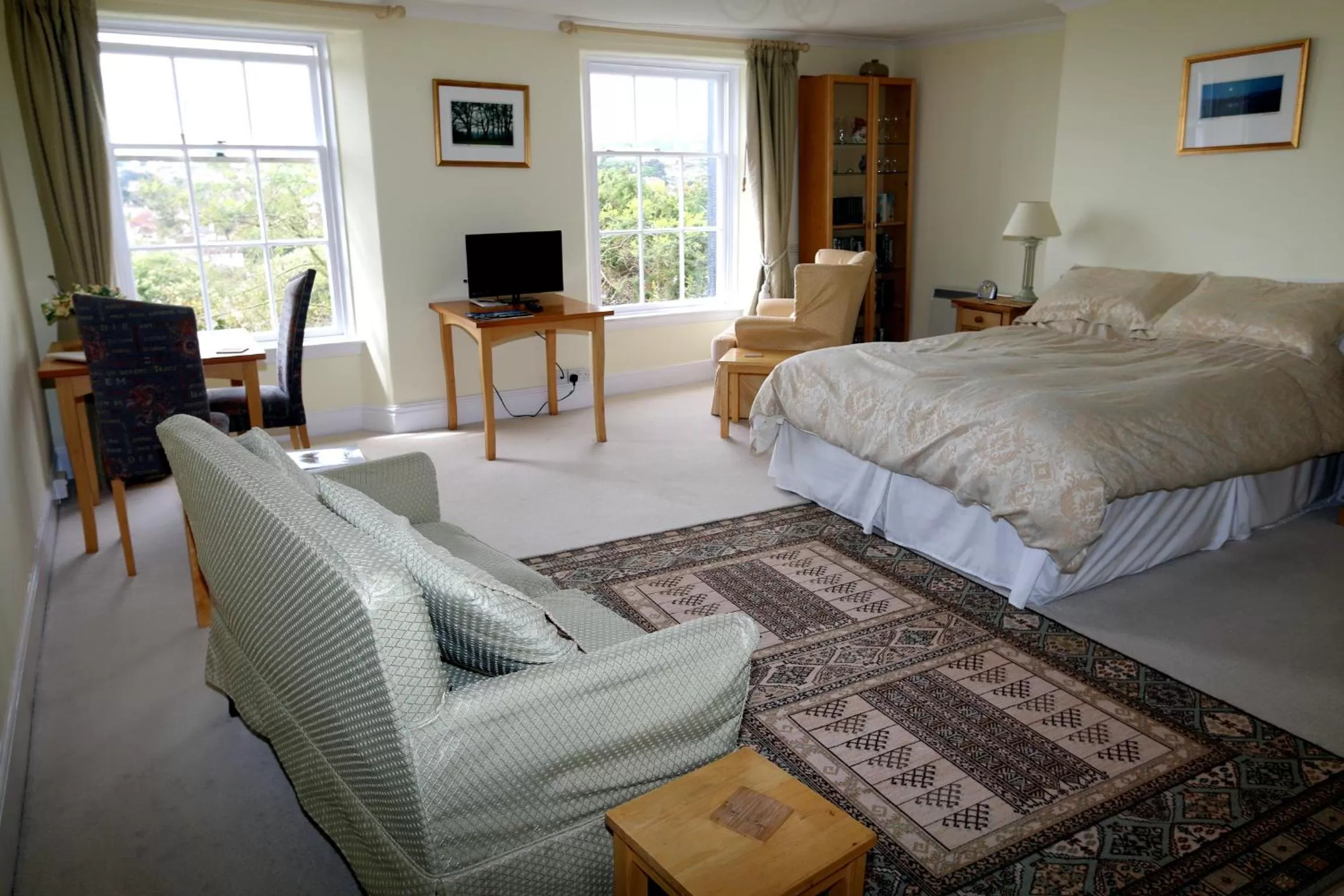 Photo of the whole room, Bed in Lammas Park House