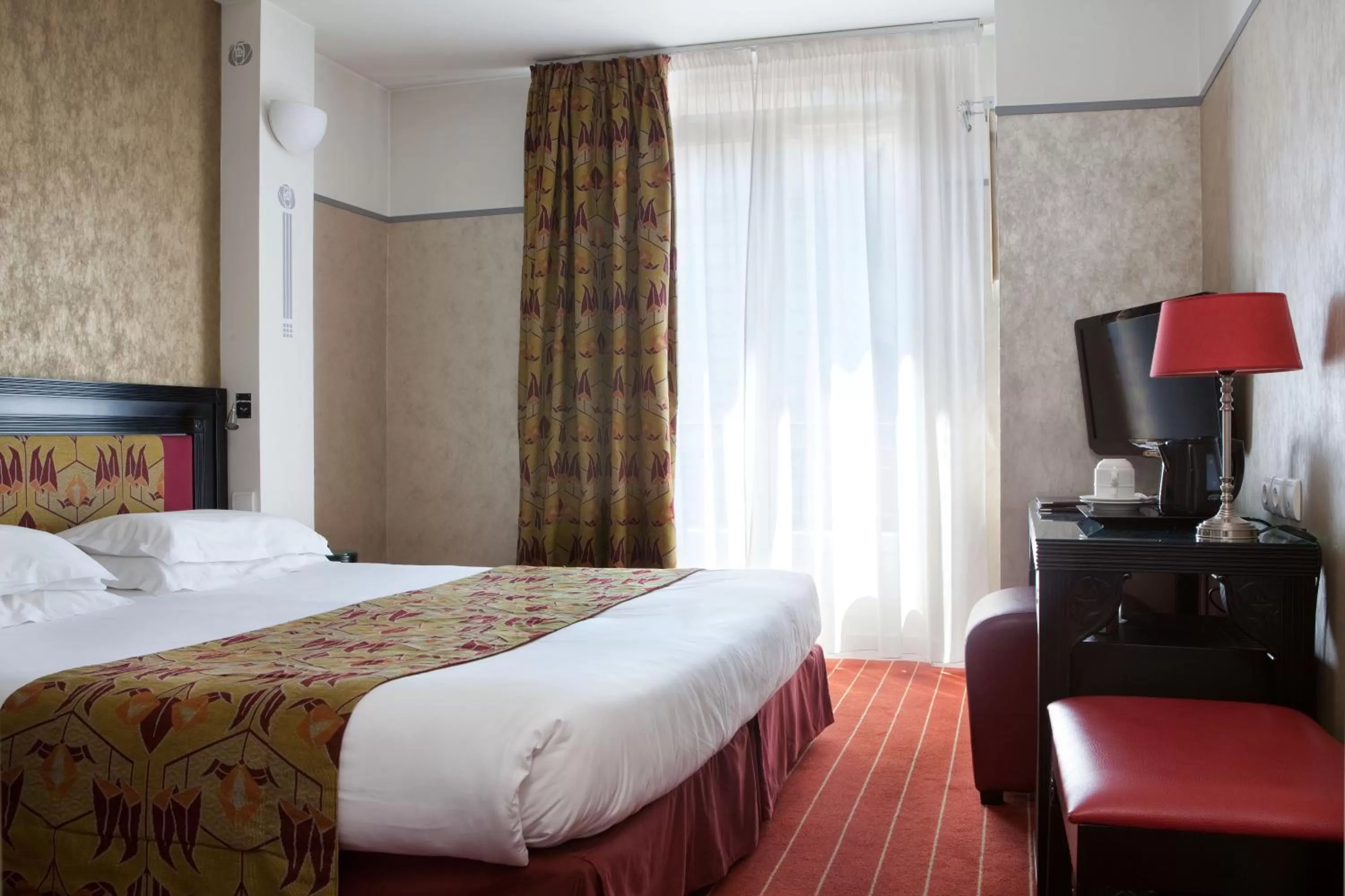 Club Room in Hotel Eiffel Seine