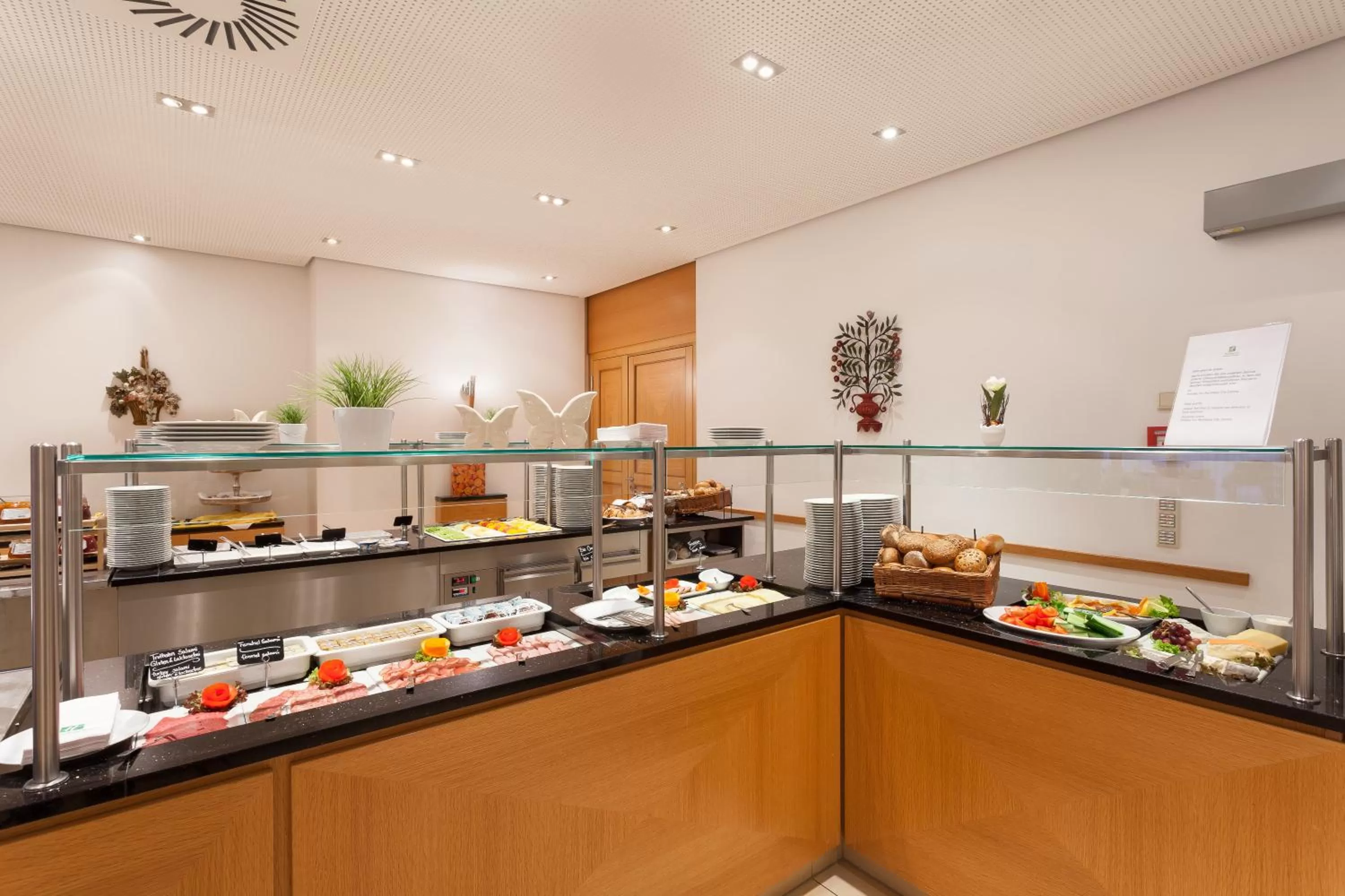 Breakfast in Holiday Inn Nürnberg City Centre by IHG