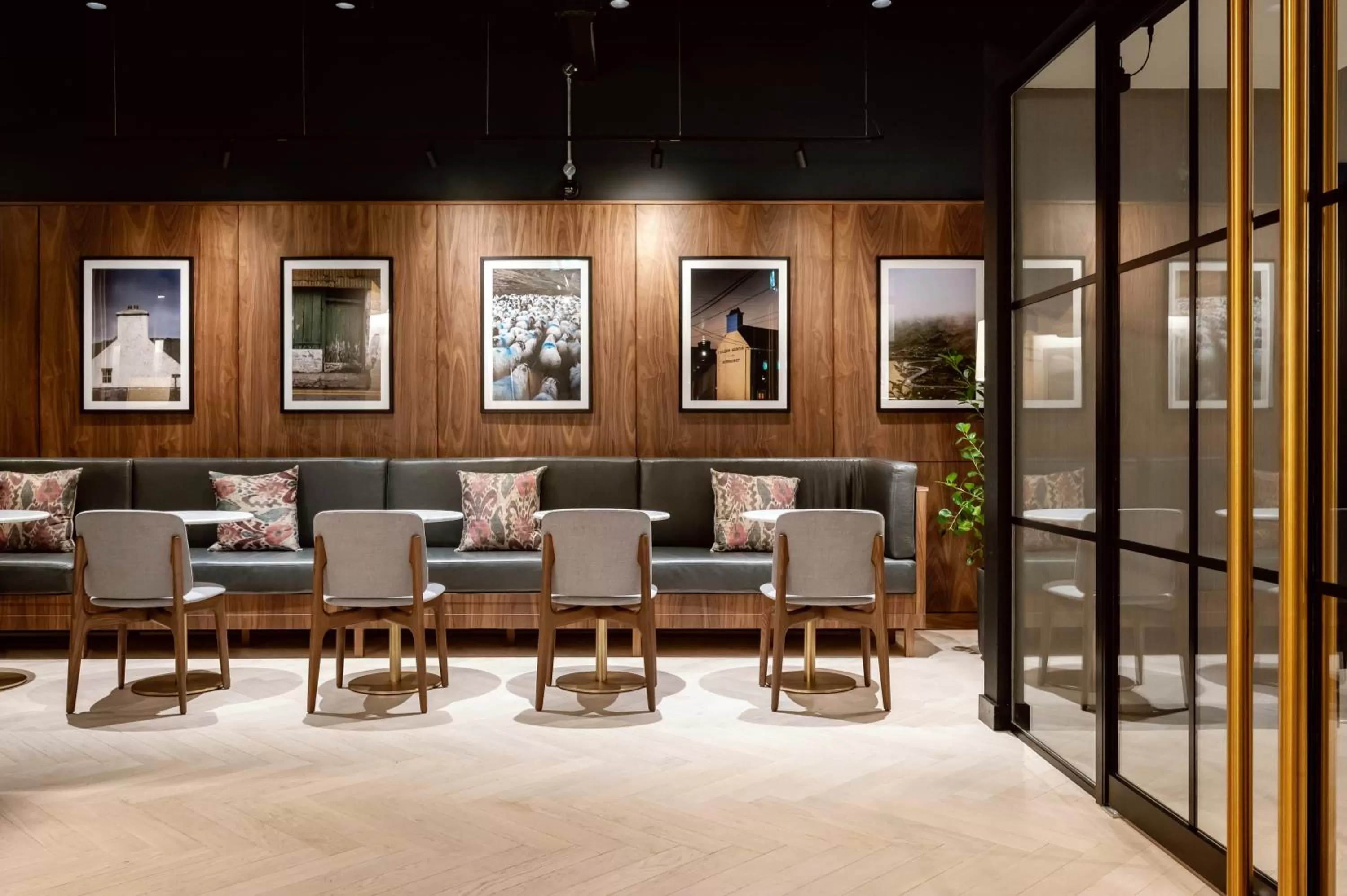 Dining area in Wilde Aparthotels Manchester City Centre